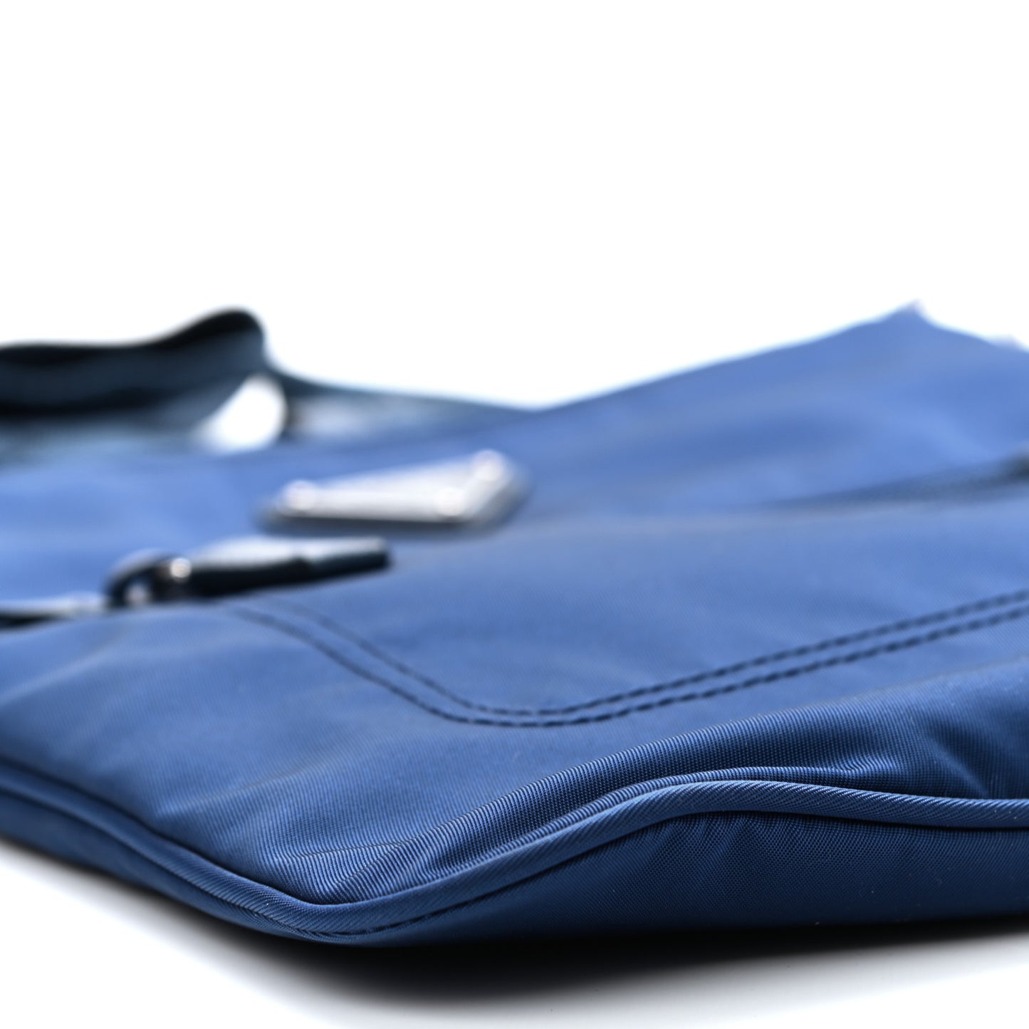 Tessuto Nylon Saffiano Flat Messenger Bag Bluette