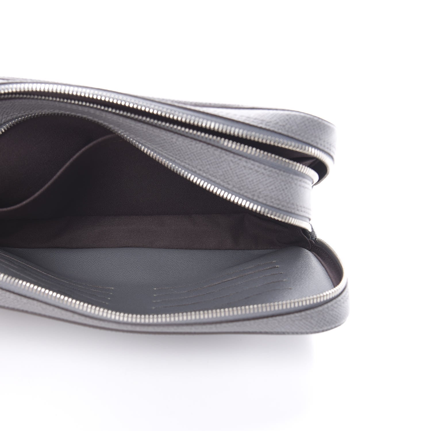 Louis Vuitton Taiga Neo Pavel Glacier 6 of 10