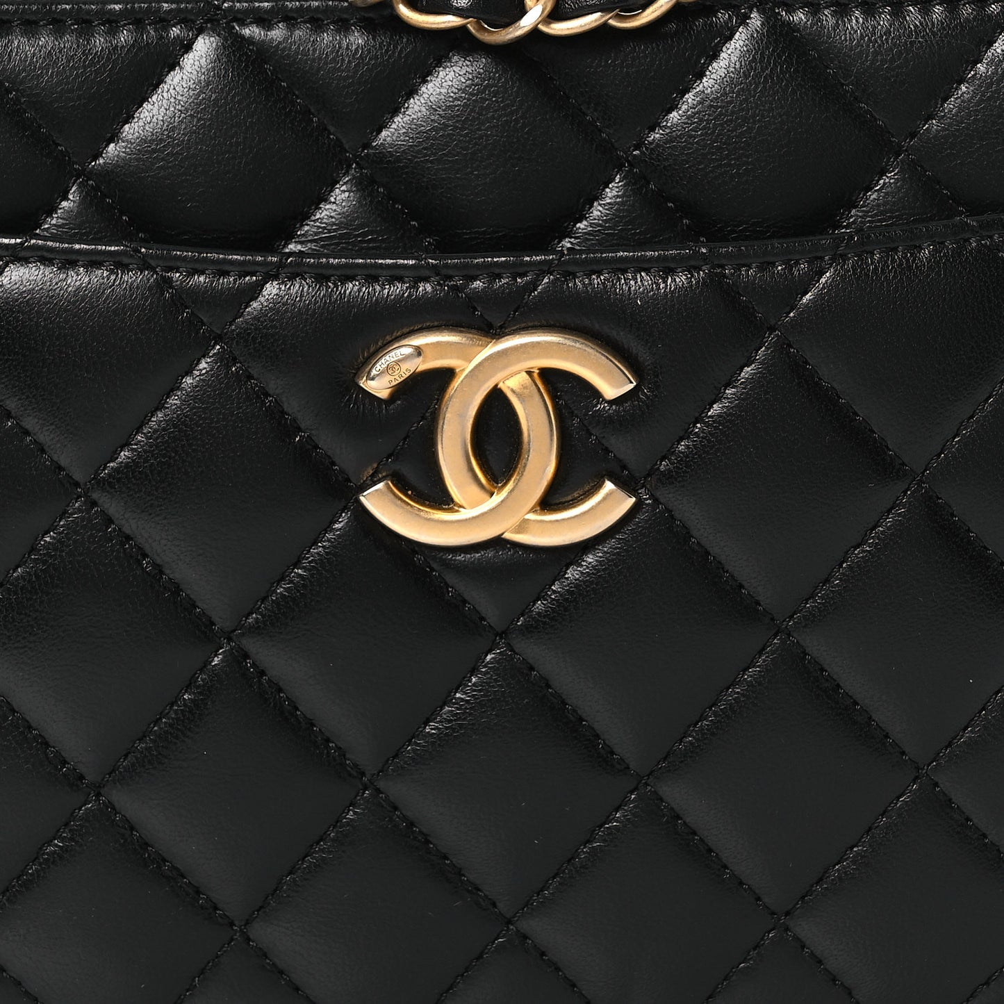 Shiny Calfskin Quilted Small Pick Me Up Vanity Case Black
