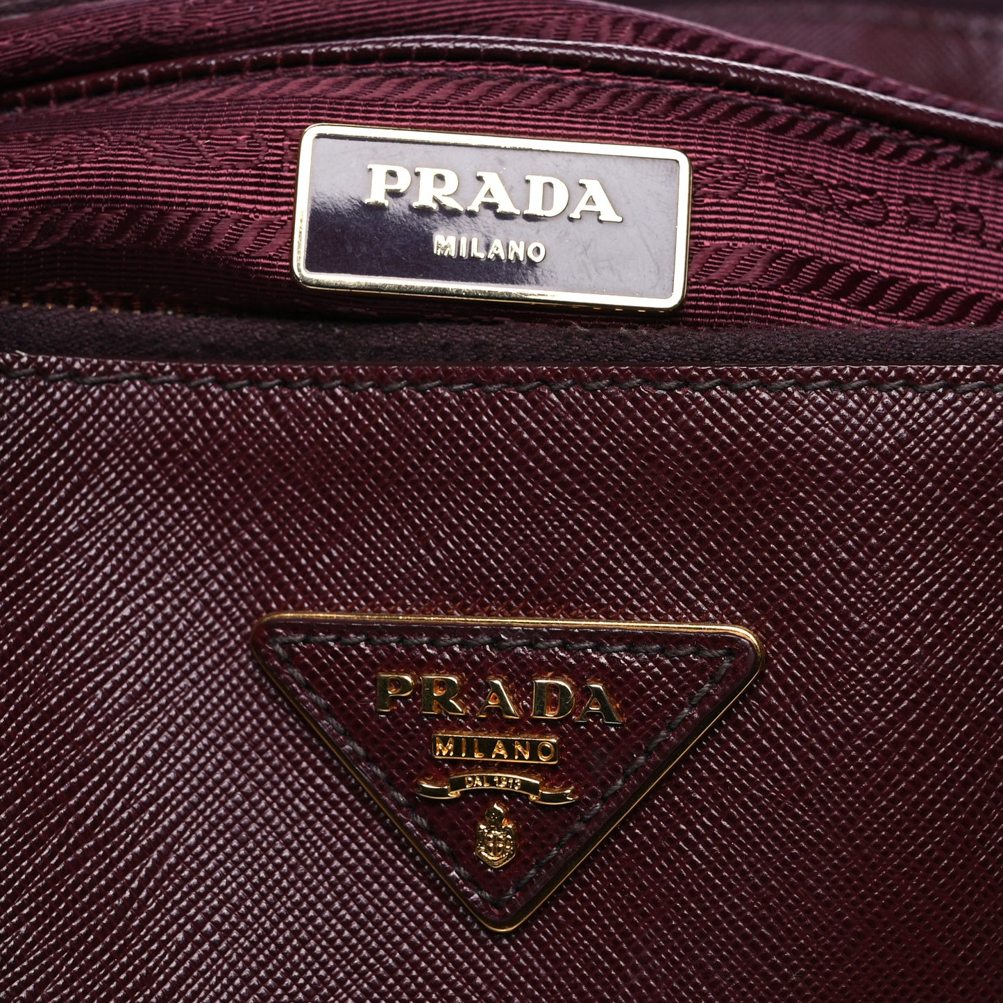 Saffiano Lux Extra Large Galleria Double Zip Tote Cherry