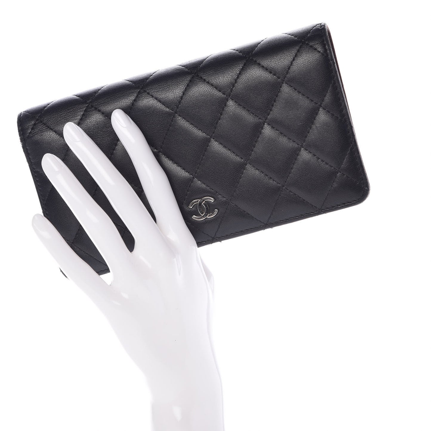 Lambskin Quilted Yen Wallet Black