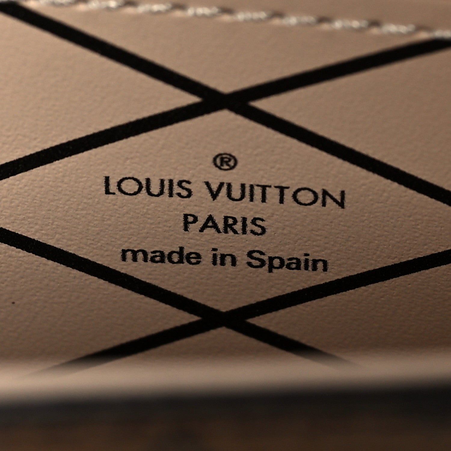 Louis Vuitton Reverse Monogram Essential Trunk NM 6 of 9