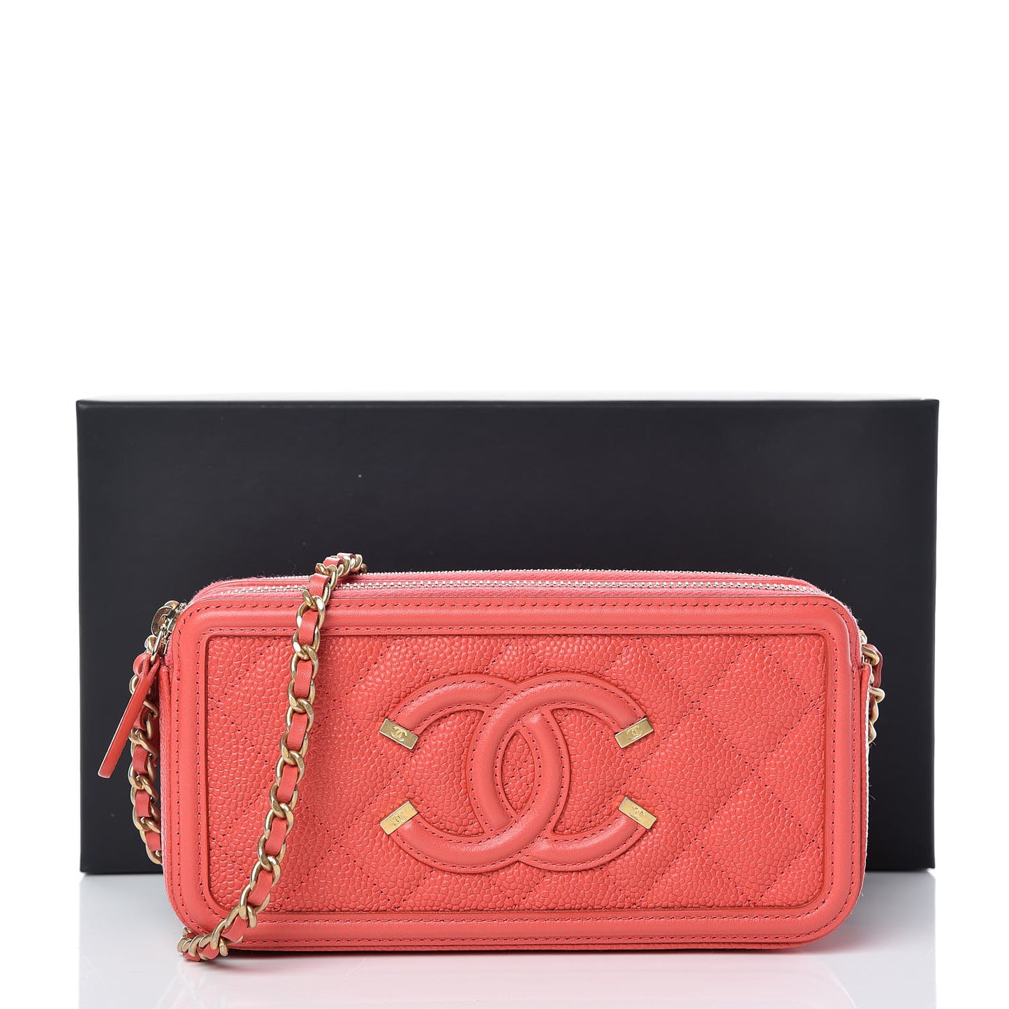 Caviar Quilted CC Filigree Clutch With Chain Red
