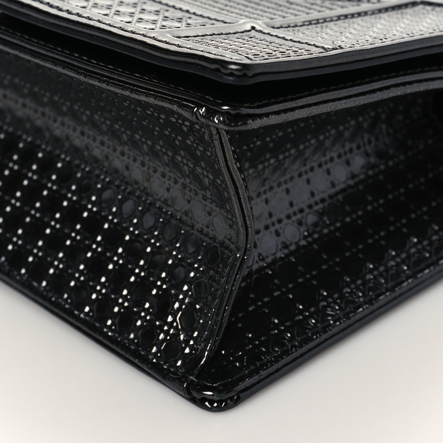 Metallic Patent Micro-Cannage Medium Diorama Flap Bag Graphite