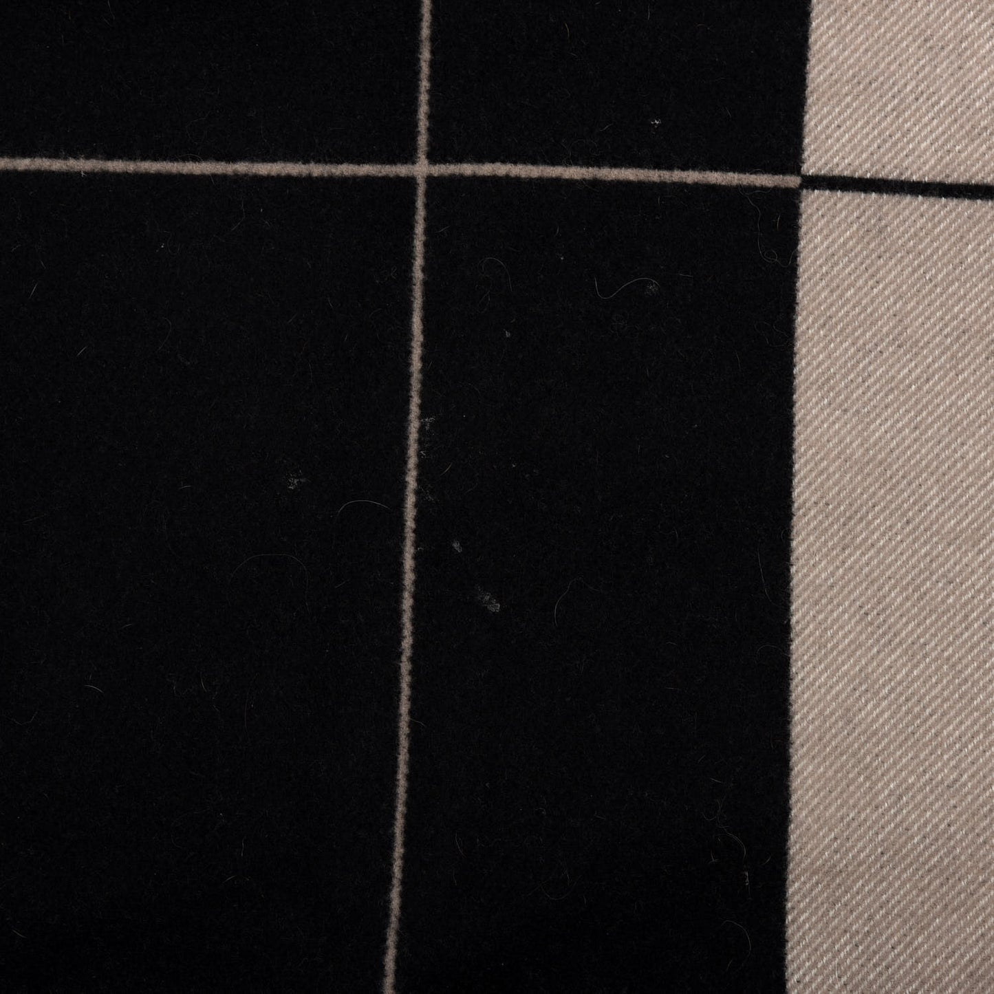 Wool Cashmere Avalon III Blanket Ecru Black