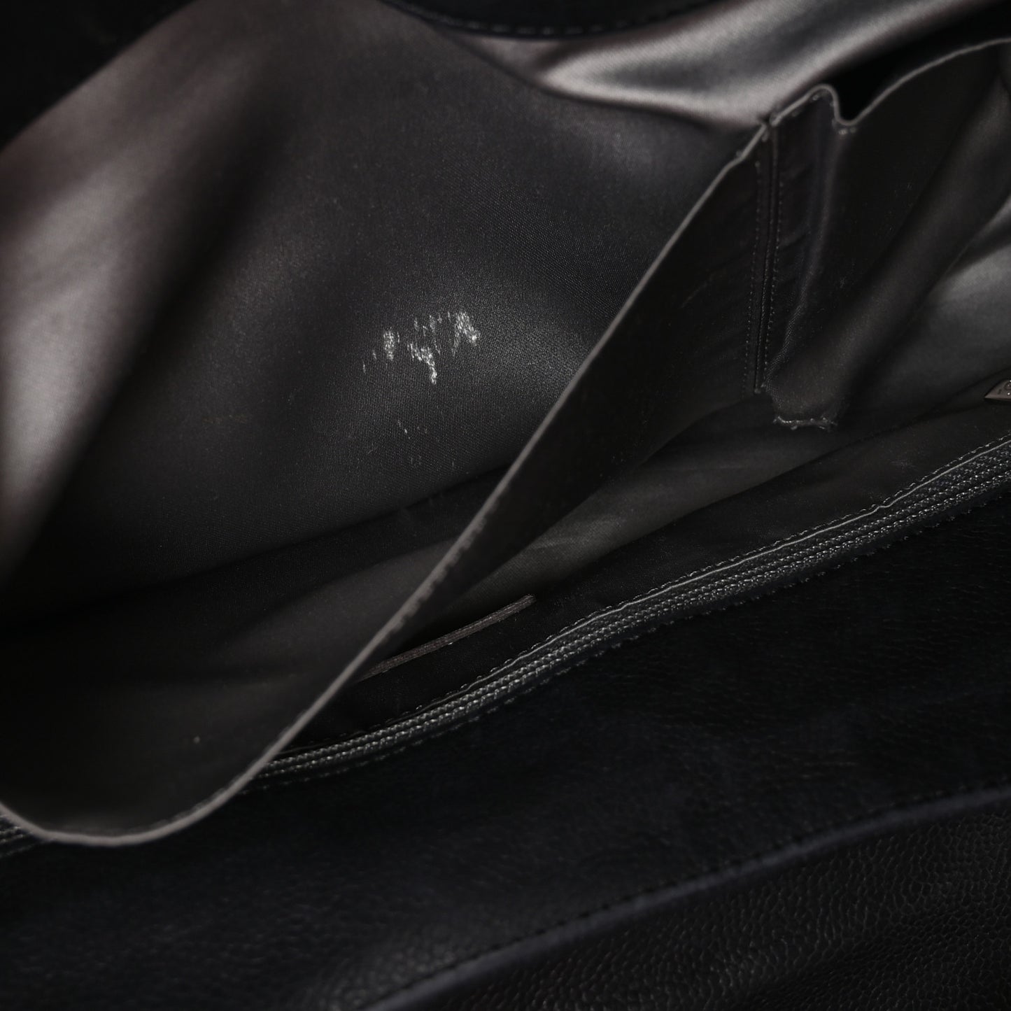 Caviar Stitched Pocket In The City Hobo Black