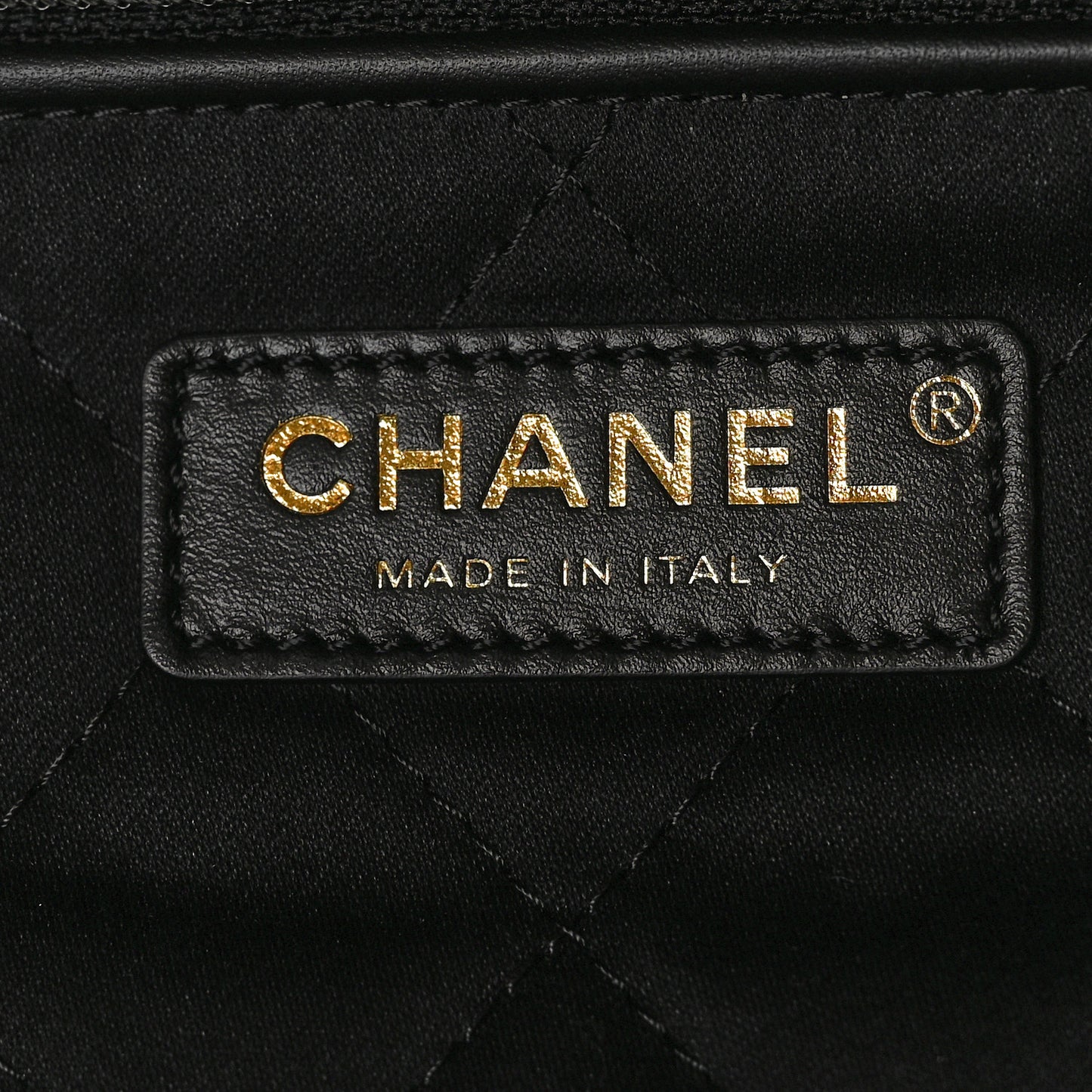 Shiny Calfskin Quilted Chanel 22 Black