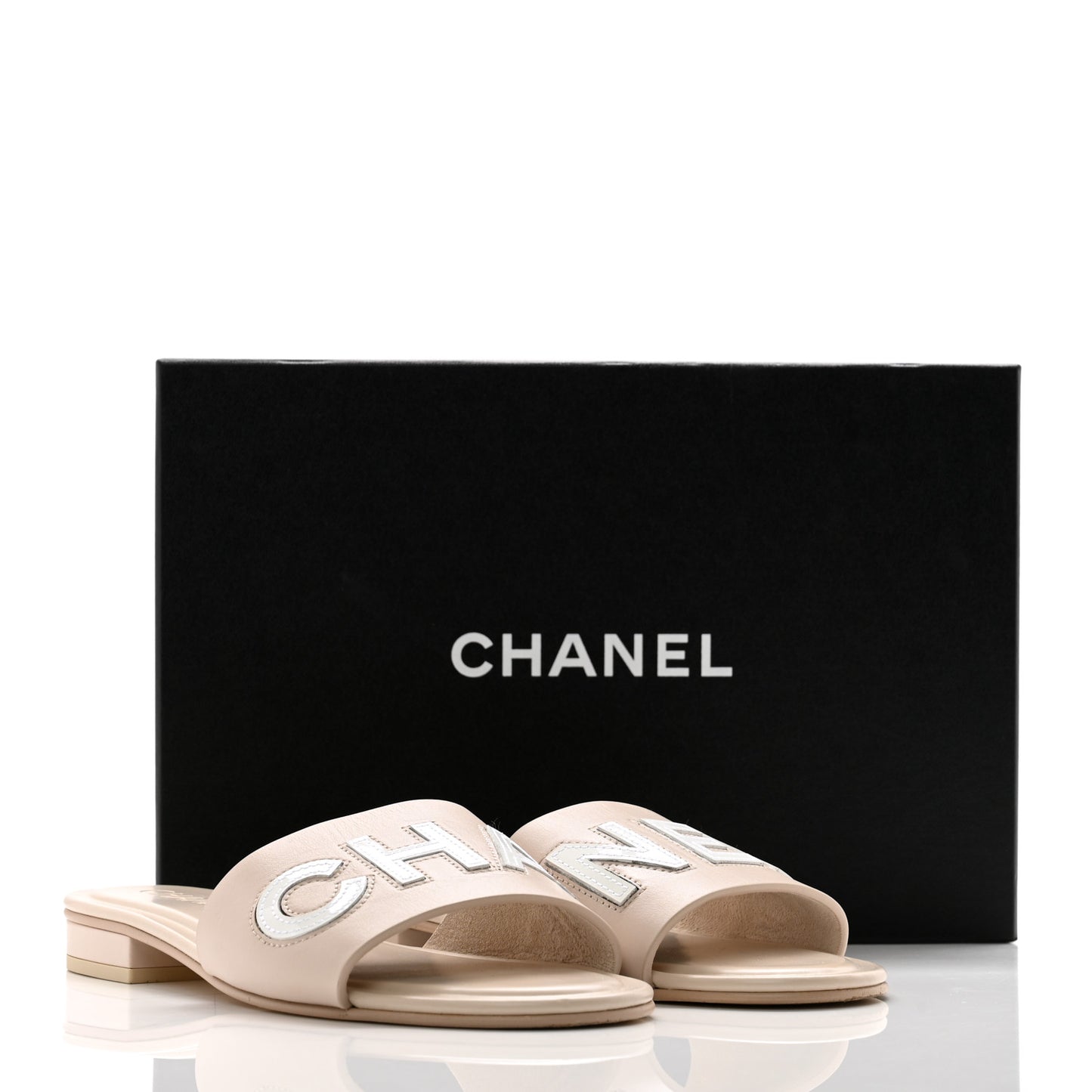 Calfskin Patent Calfskin Logo Mules 38.5 Beige