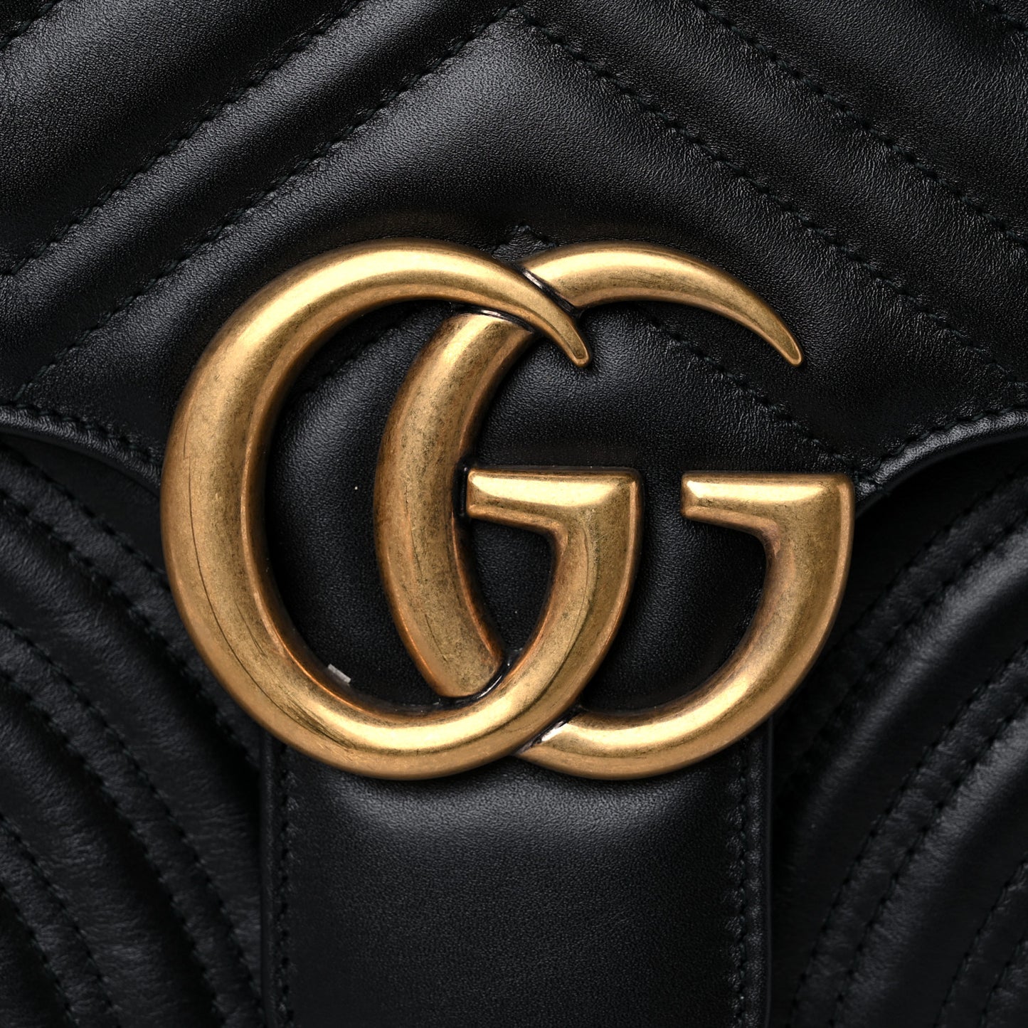 Calfskin Matelasse Medium GG Marmont Shoulder Bag Black