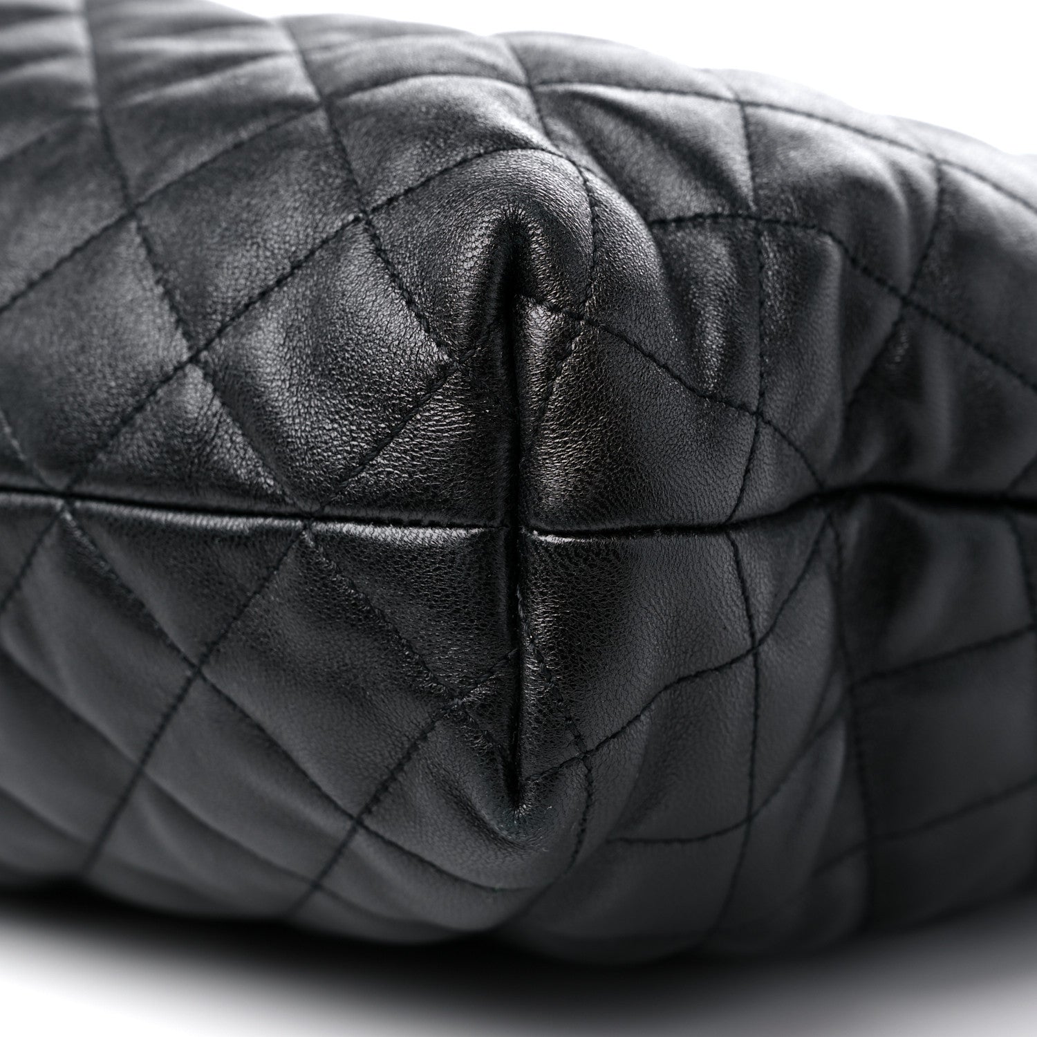 Saint Laurent Lambskin Quilted Maxi Icare Shopping Tote Black 10 of 10