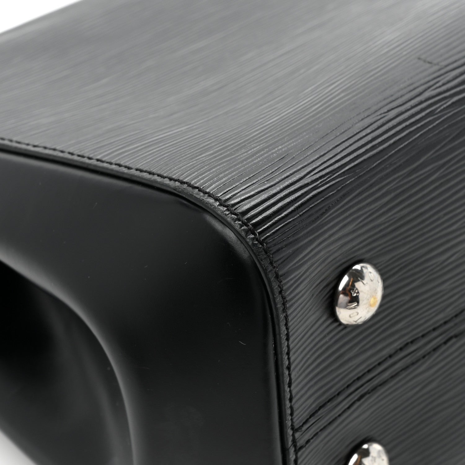 Louis Vuitton Epi Cluny MM Black 14 of 15