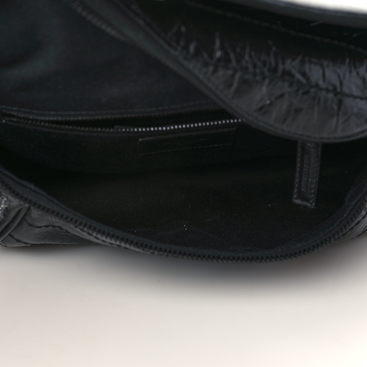 Saint Laurent Crinkled Calfskin Matelasse Monogram Niki Body Bag Black 5 of 6