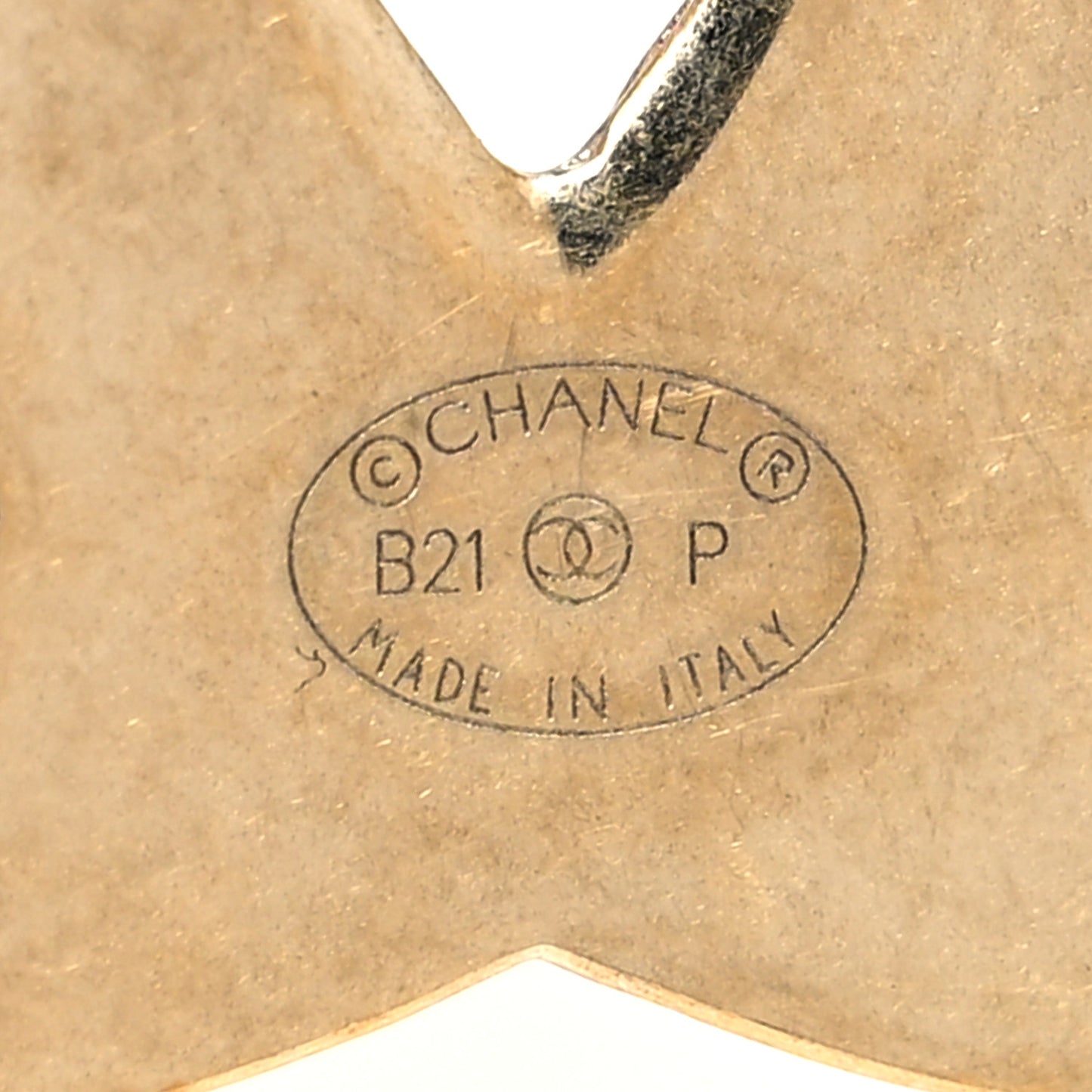 Metal Quilted CC Brooch Light Gold