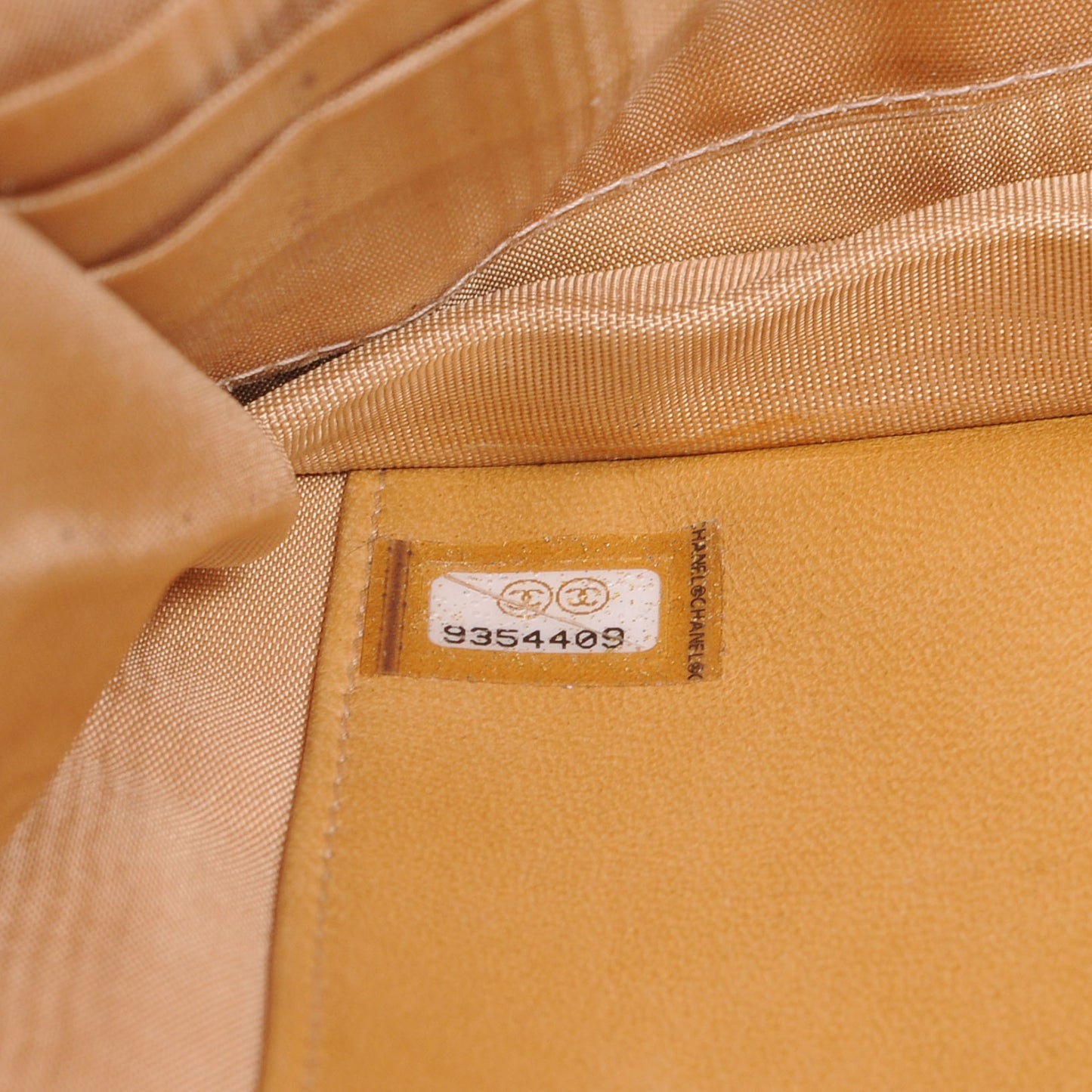 Caviar Wallet on Chain WOC Beige