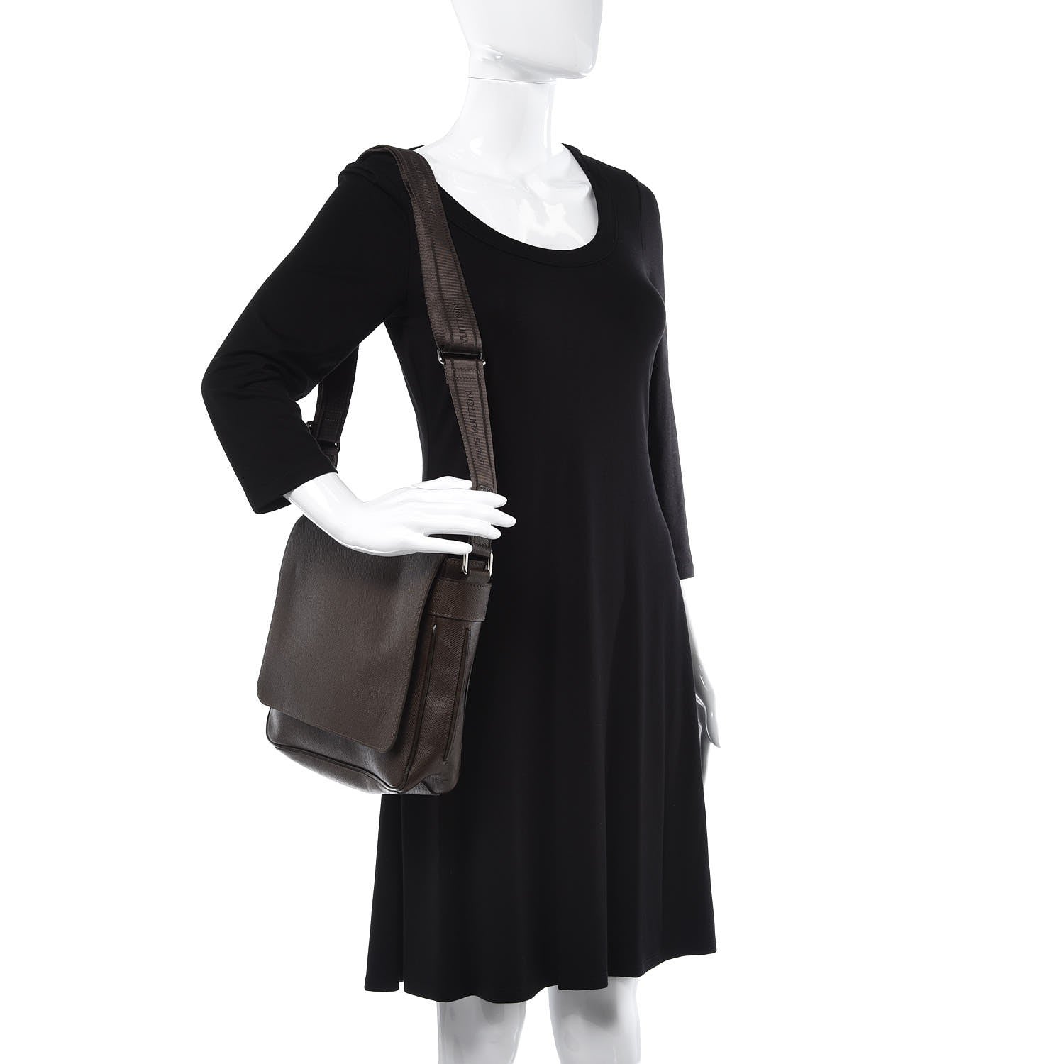 Louis Vuitton Taiga Roman PM Messenger Grizzli 2 of 8