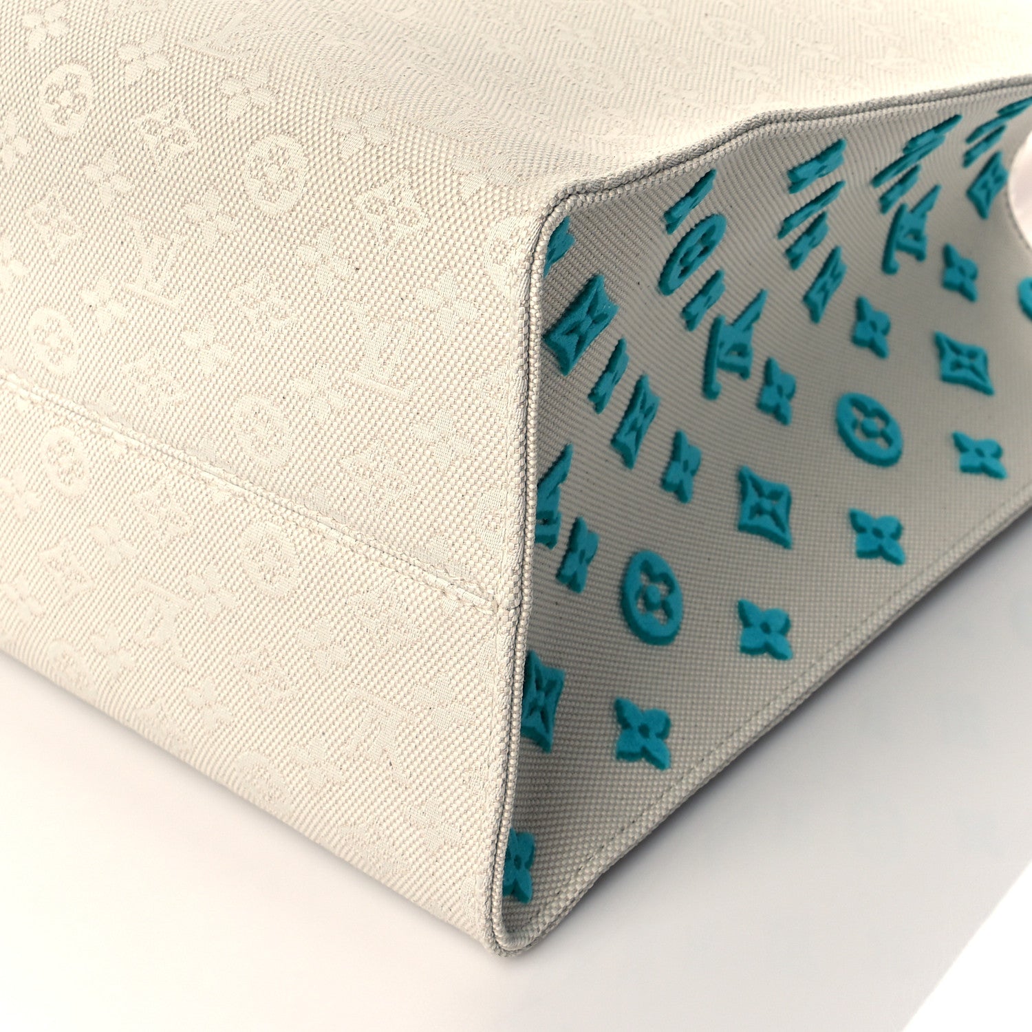 Louis Vuitton Jacquard Monogram Miami Onthego GM 9 of 9
