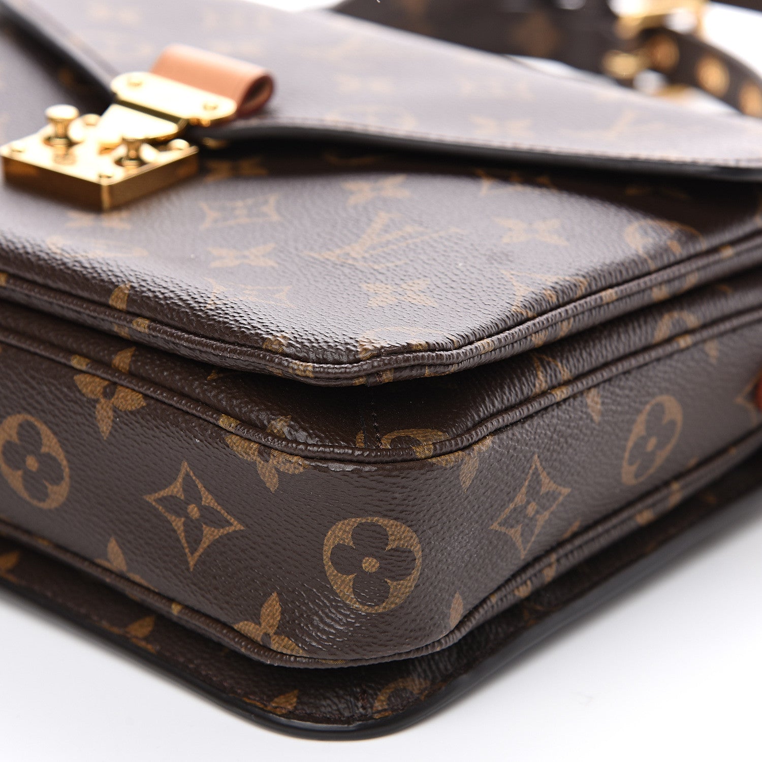 Louis Vuitton Monogram Pochette Metis 7 of 9