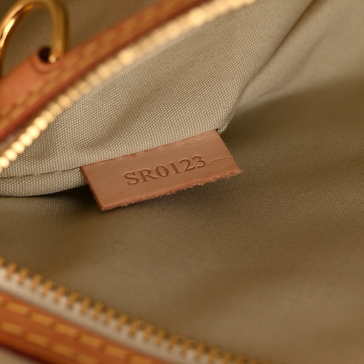 Louis Vuitton Vernis Brea MM Blanc Corail 7 of 14