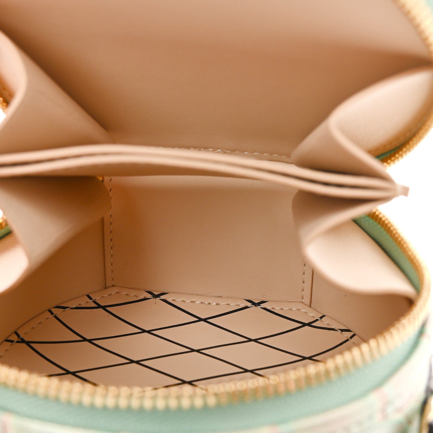Louis Vuitton Alligator Mini Boite Chapeau 5 of 10