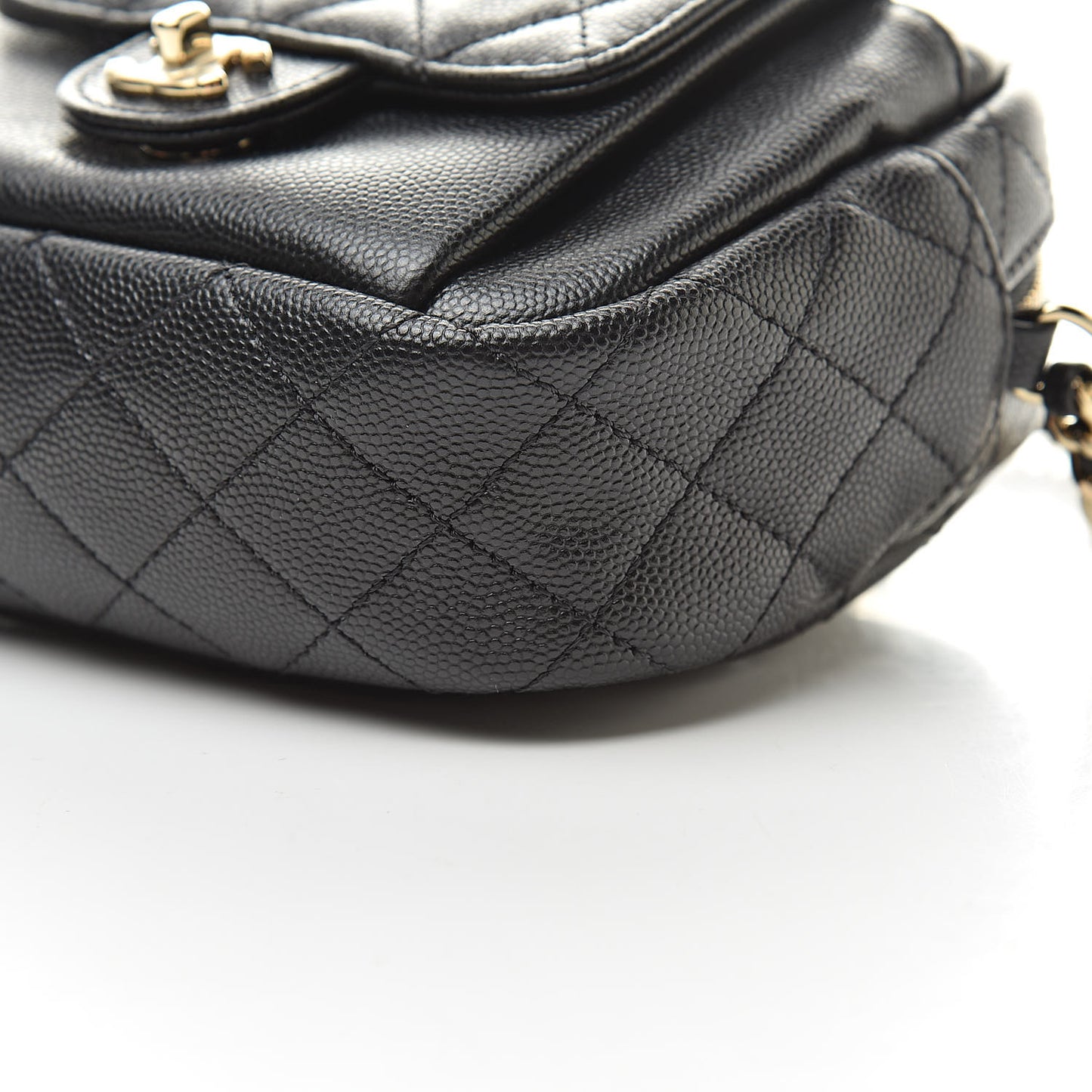 Caviar Quilted CC Day Camera Case Black