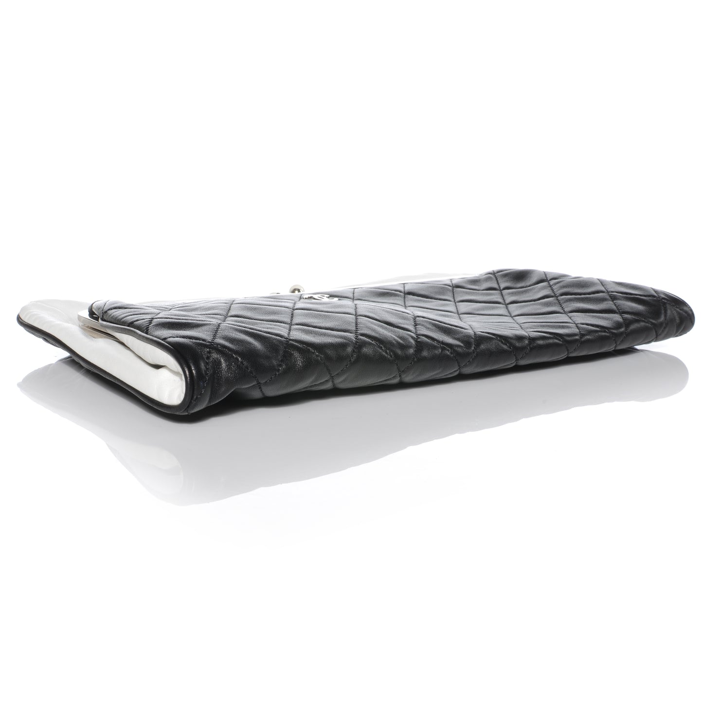 Lambskin Quilted Resin Pearl Clasp Clutch Black White