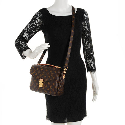 Louis Vuitton Monogram Pochette Metis 2 of 7