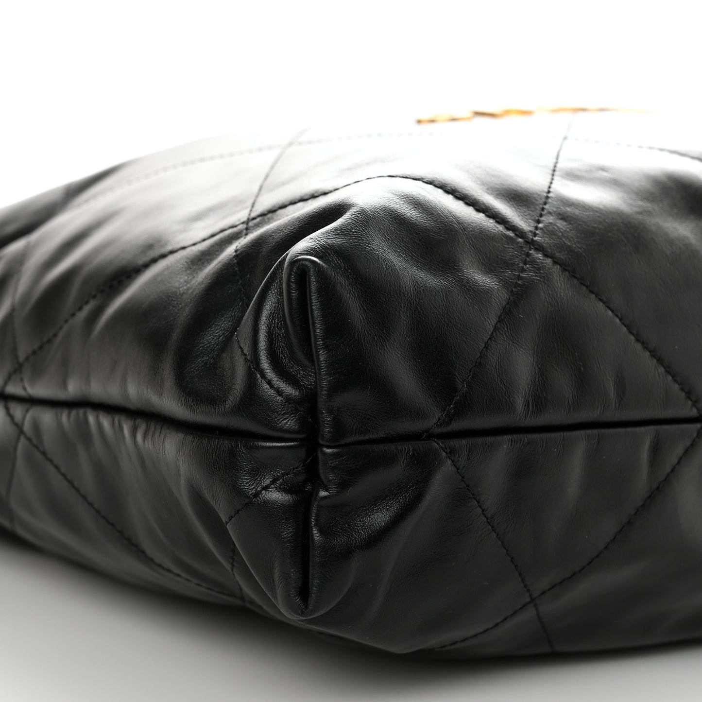 Shiny Calfskin Quilted Chanel 22 Black