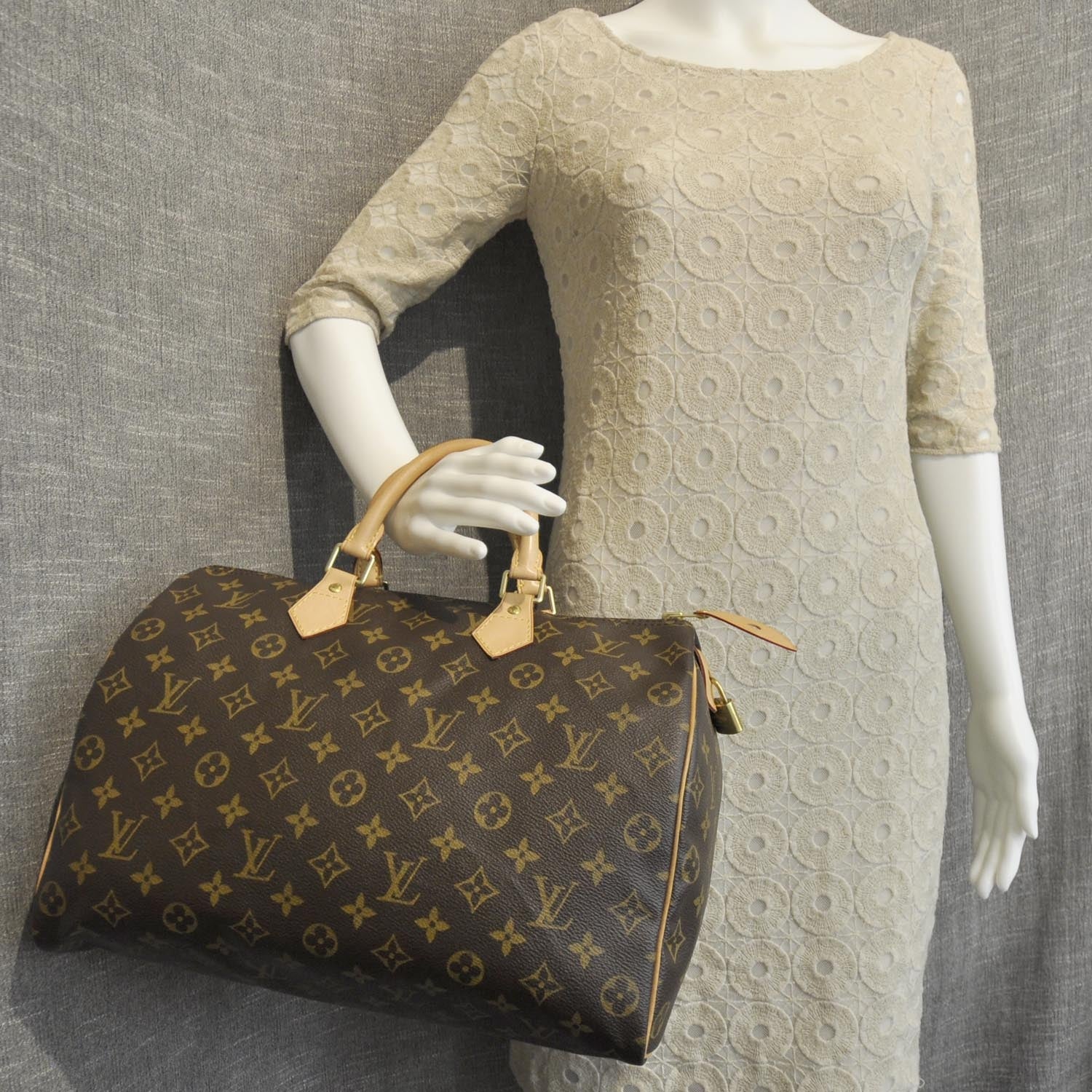 Louis Vuitton Monogram Speedy 35 3 of 9