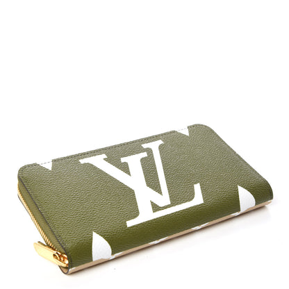 Louis Vuitton Monogram Giant Zippy Wallet Kaki White 4 of 9