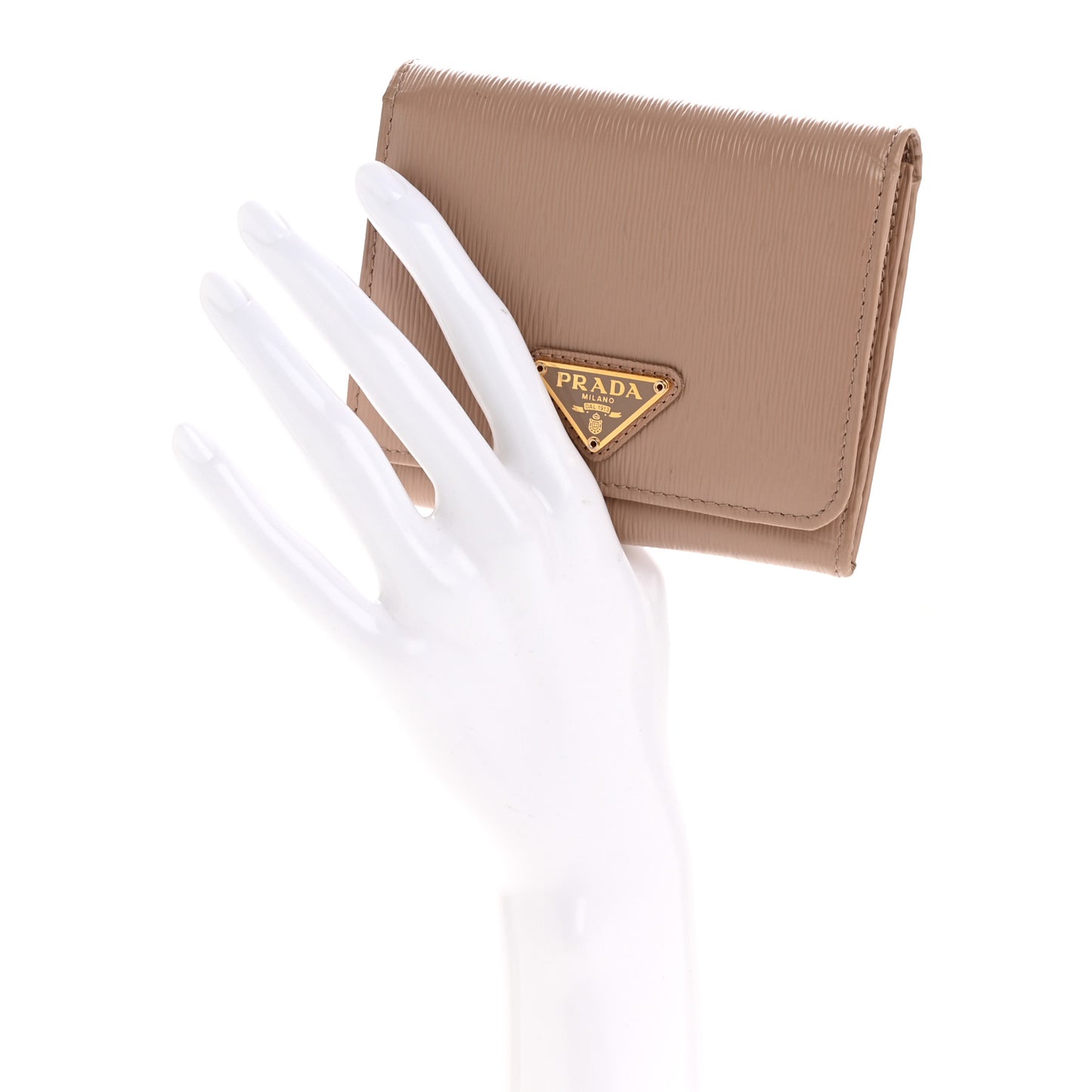 Vitello Move Tri-Fold Compact Wallet Cammeo