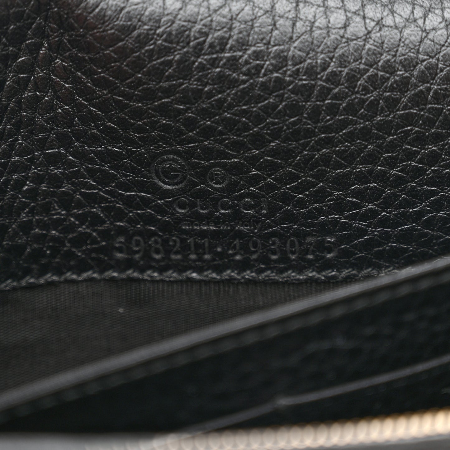 Pebbled Calfskin Soho Wallet On Chain Black