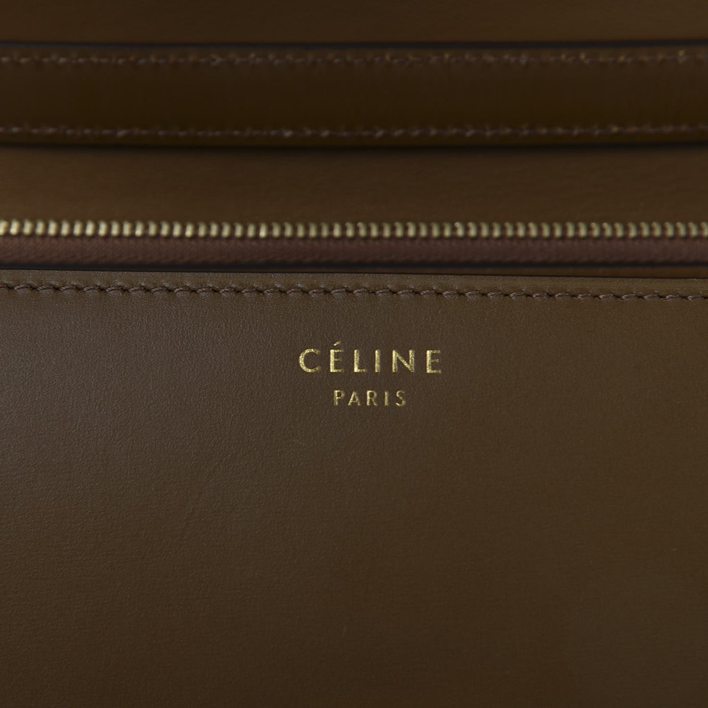 Box Calfskin Medium Classic Box Flap Bag Camel