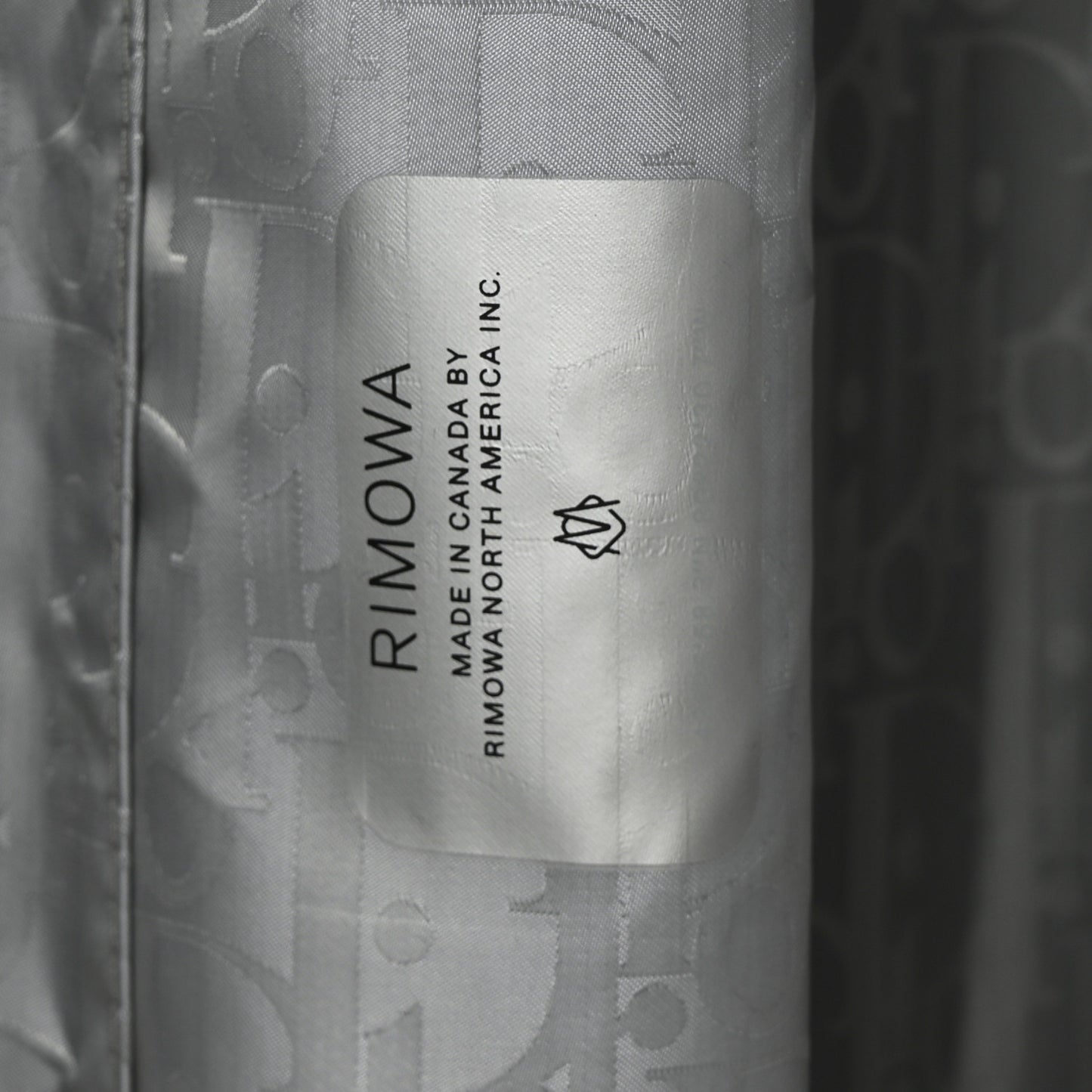 X RIMOWA Aluminum Gradient Cabin Luggage Silver