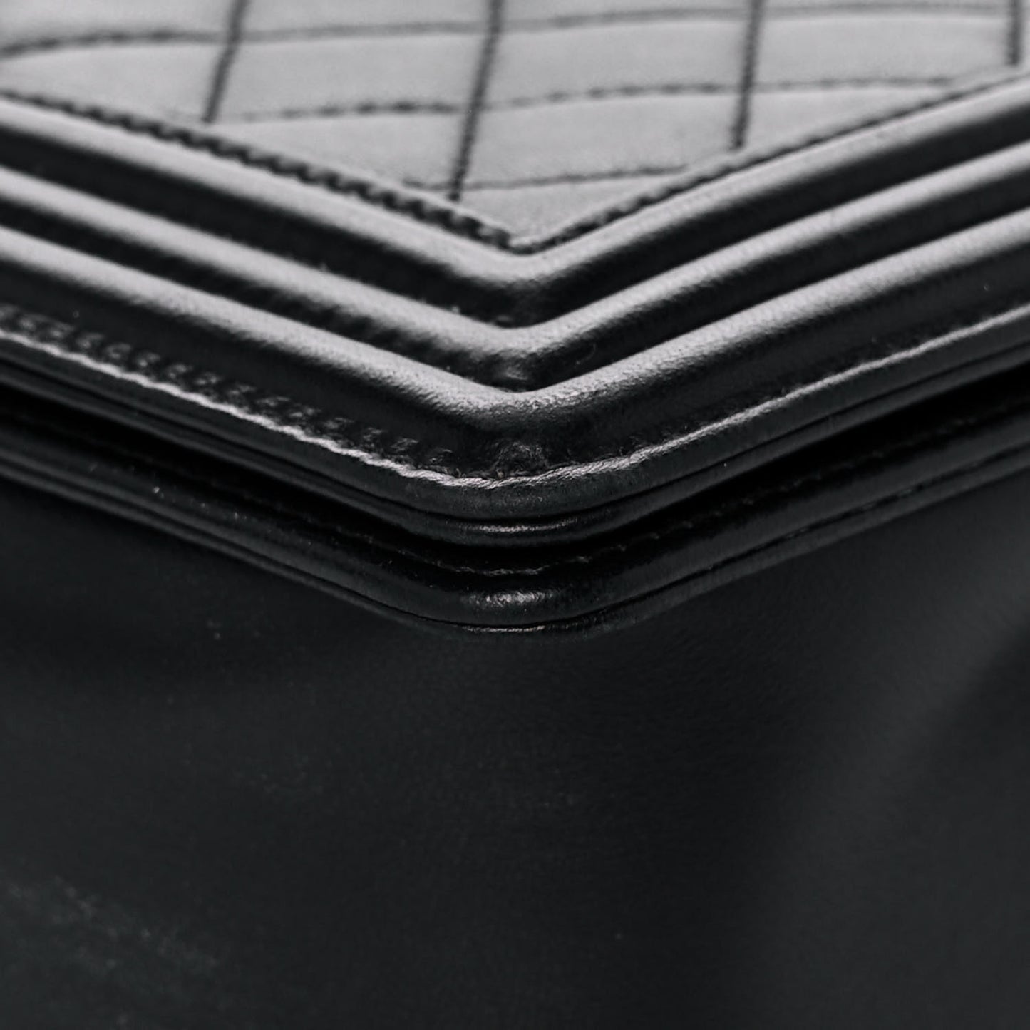 Lambskin Quilted Medium Boy Flap Black
