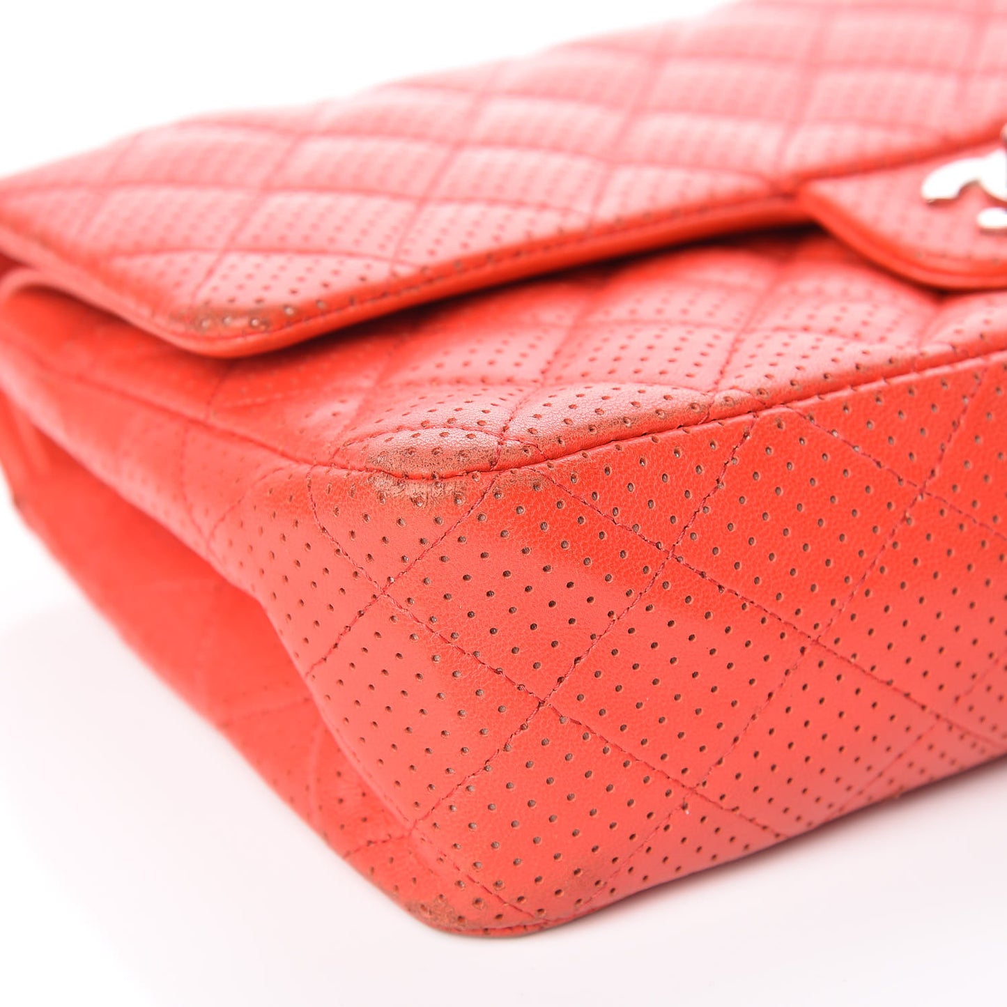 Lambskin Perforated Medium Double Flap Red