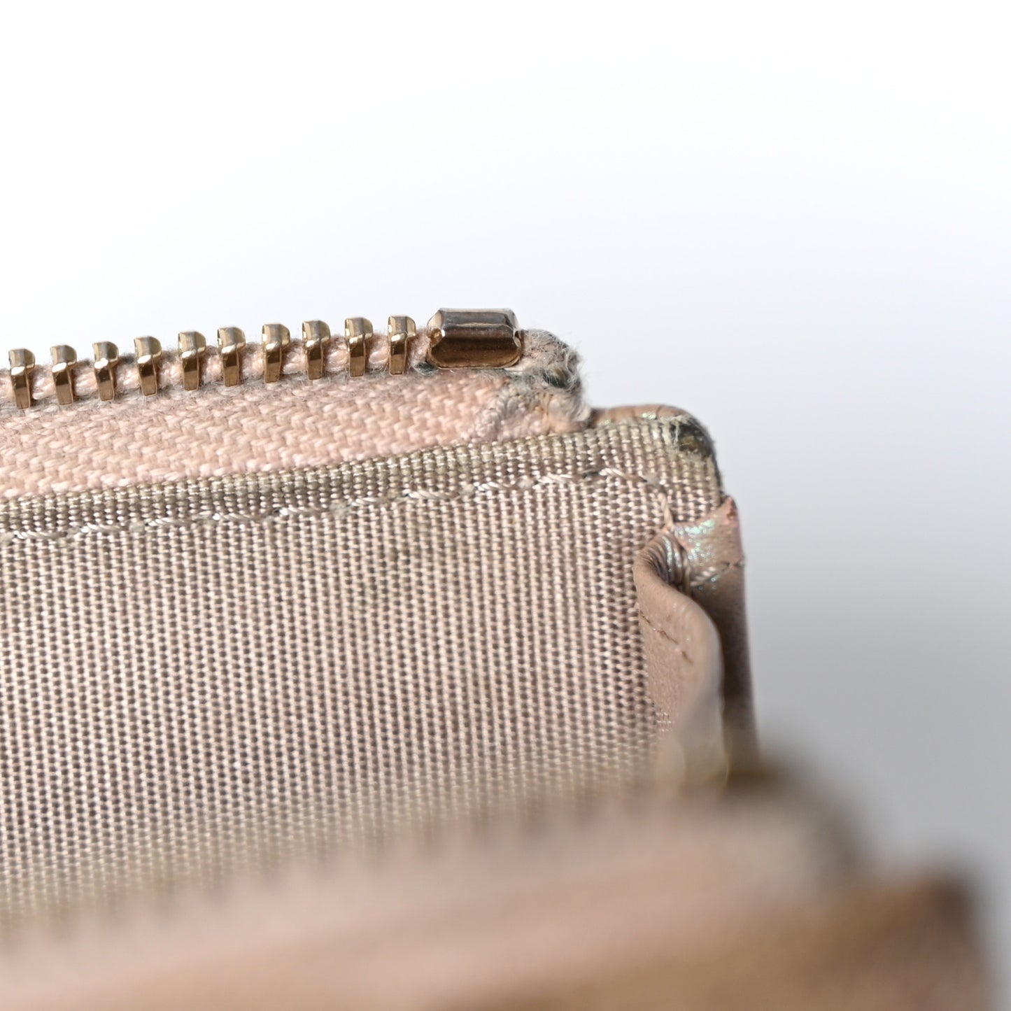 Iridescent Caviar Quilted Zipped Key Holder Case Beige