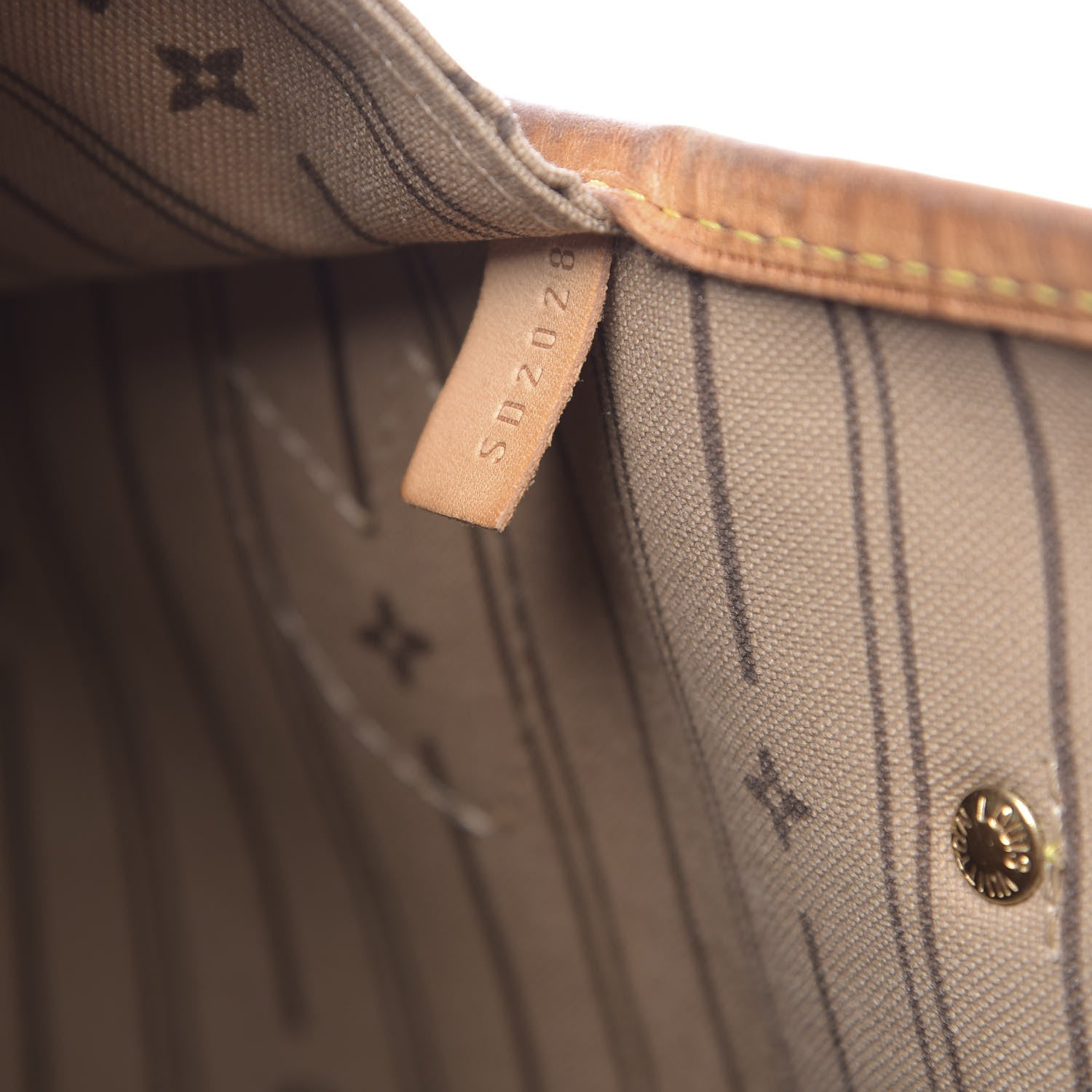 Louis Vuitton Monogram Neverfull MM 7 of 15