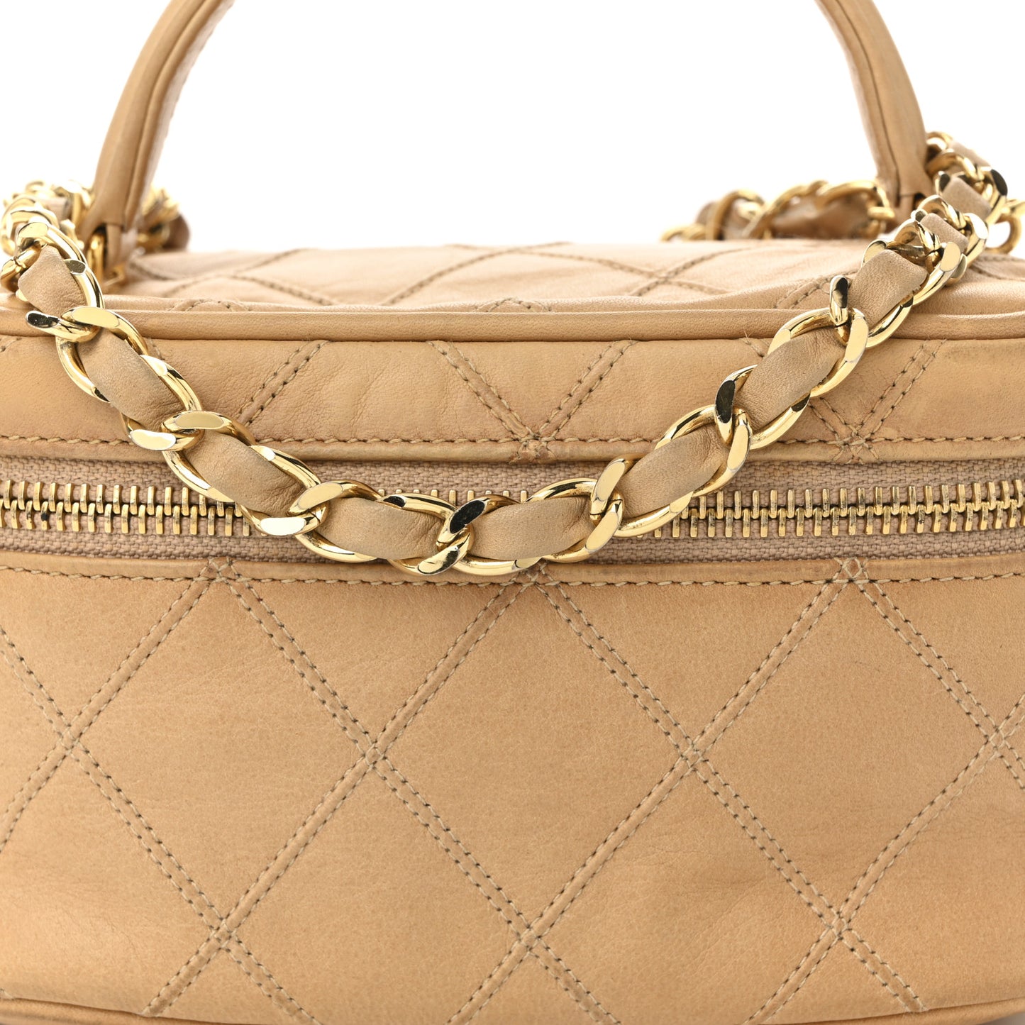 Lambskin Diamond Stitched Vanity Case With Chain Beige