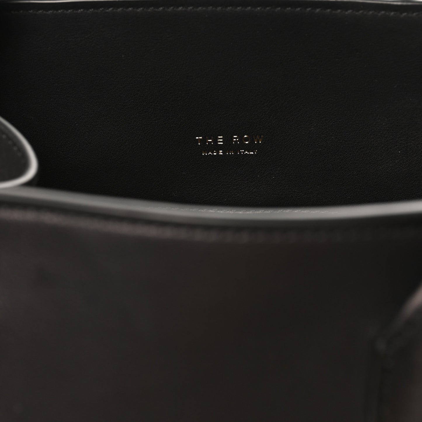 Polished Saddle Calfskin Soft Margaux 12 Black