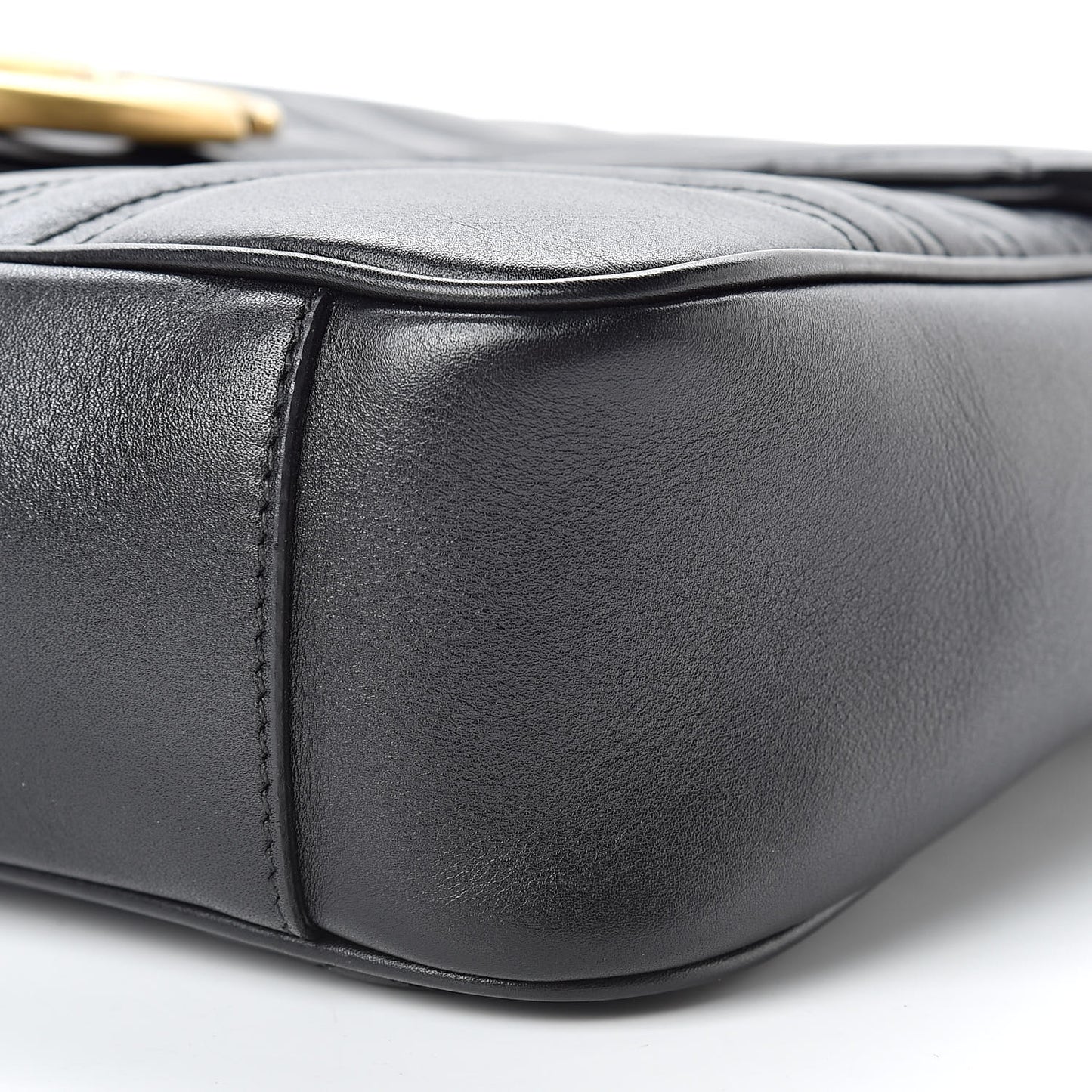 Calfskin Matelasse Medium GG Marmont Shoulder Bag Black