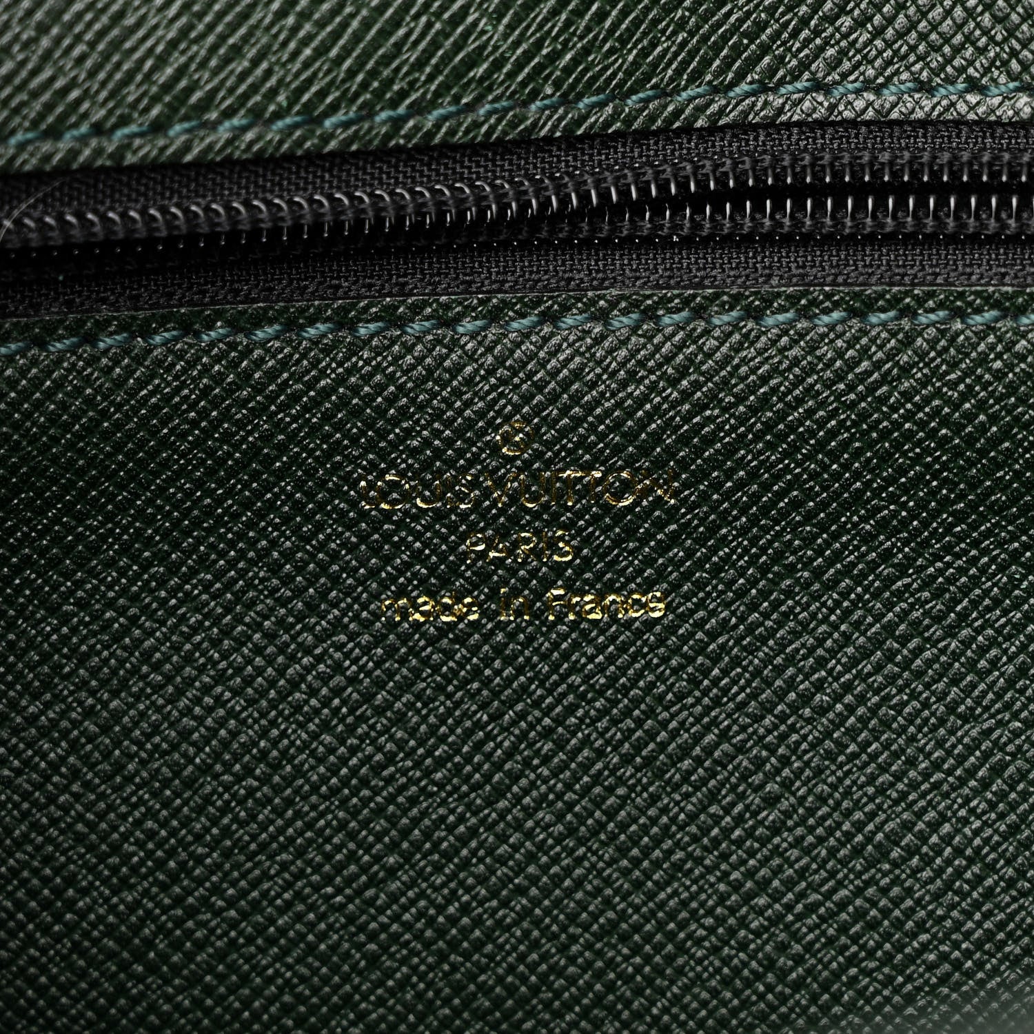 Louis Vuitton Taiga Pochette Volga Portfolio Epicea 6 of 10