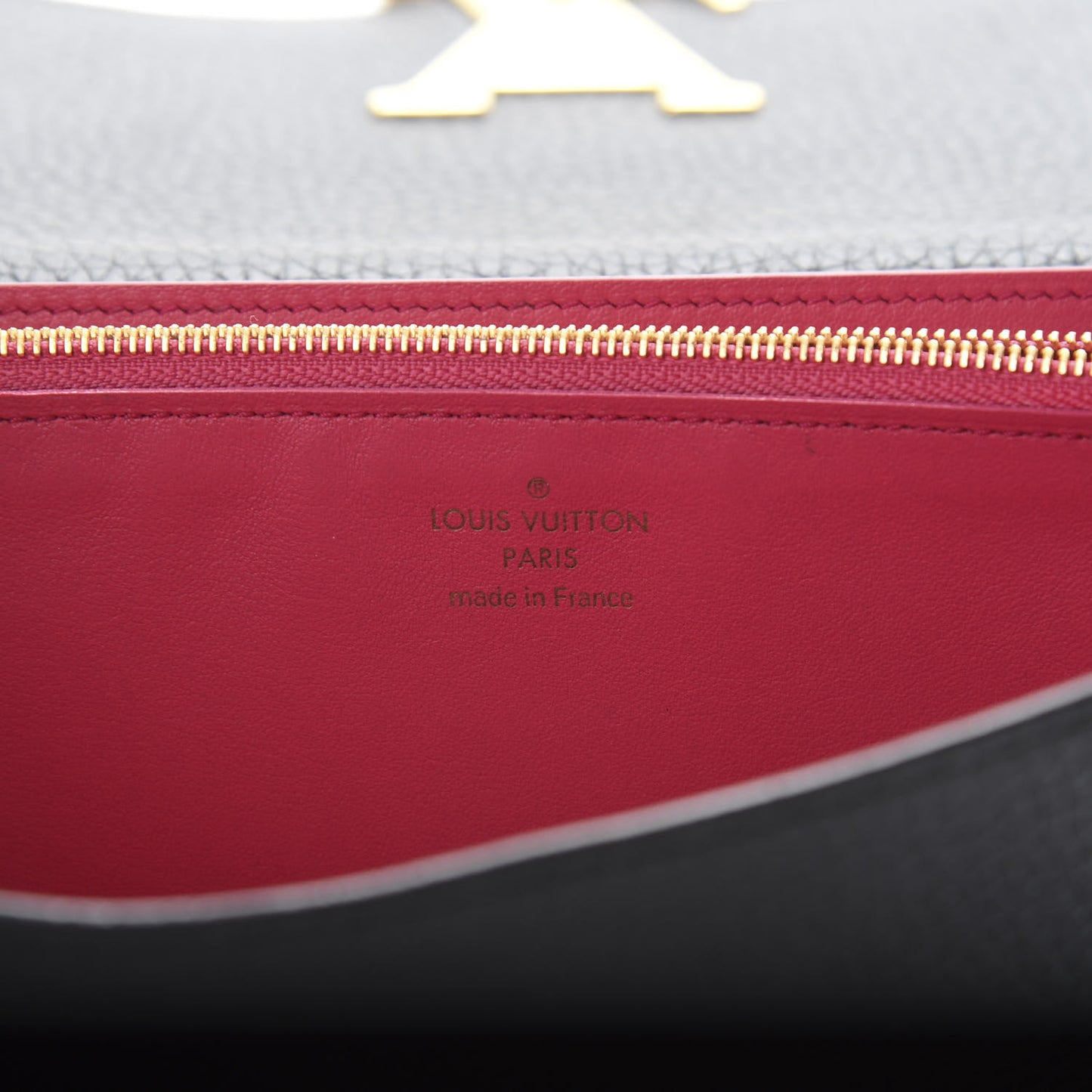 Taurillon Capucines Wallet Black