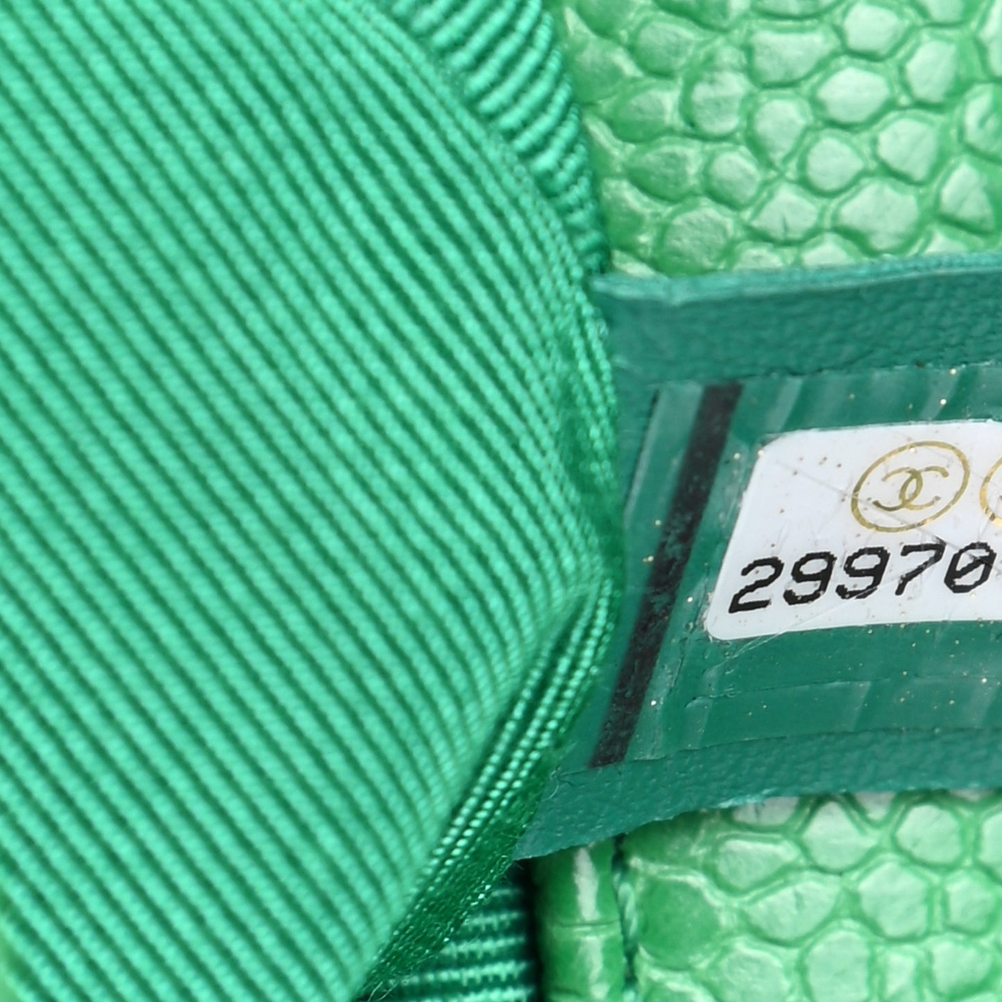 Caviar Quilted Mini Incognito Square Flap Green