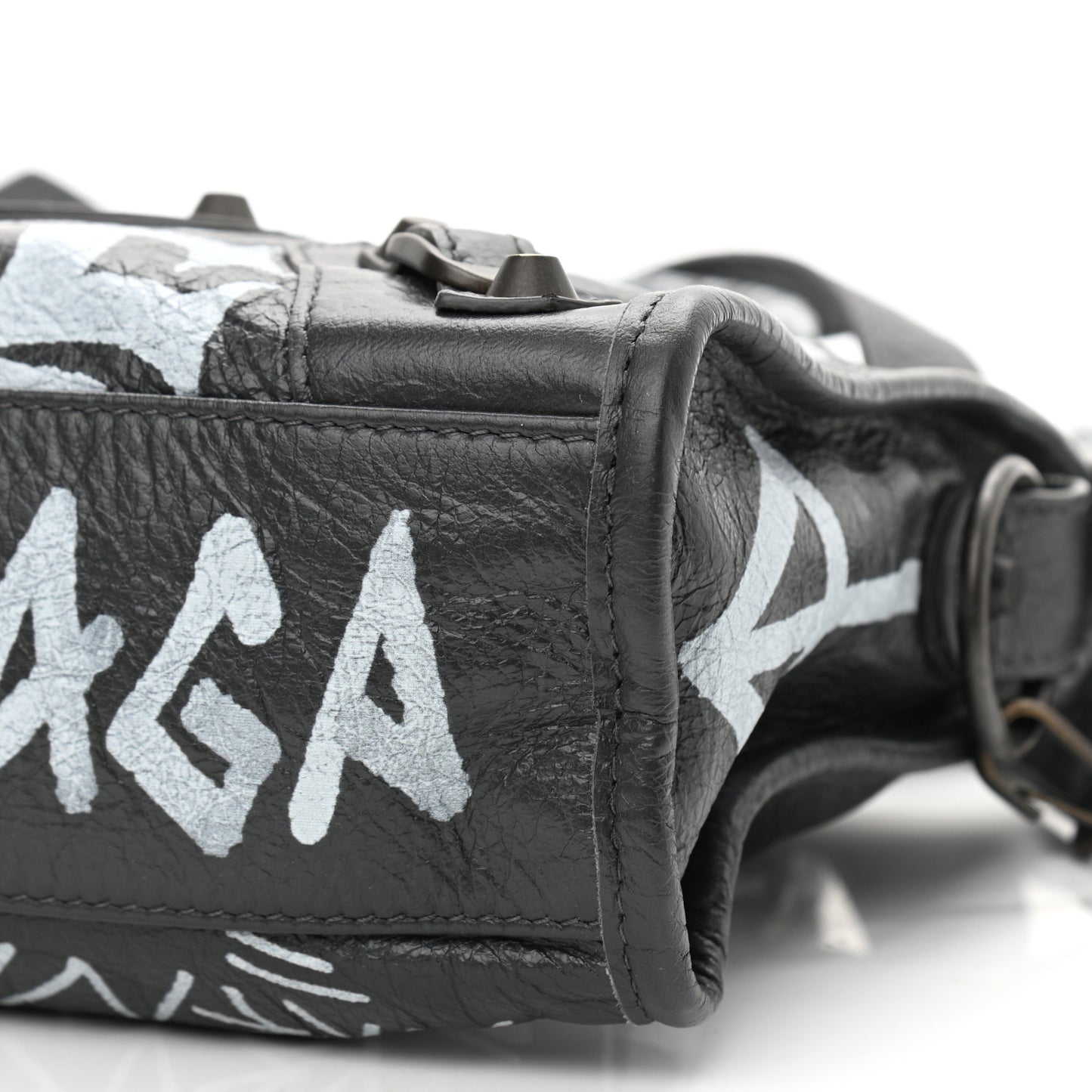 Agneau Arena Graffiti All Over Classic Hardware Mini City Gris Fossile White