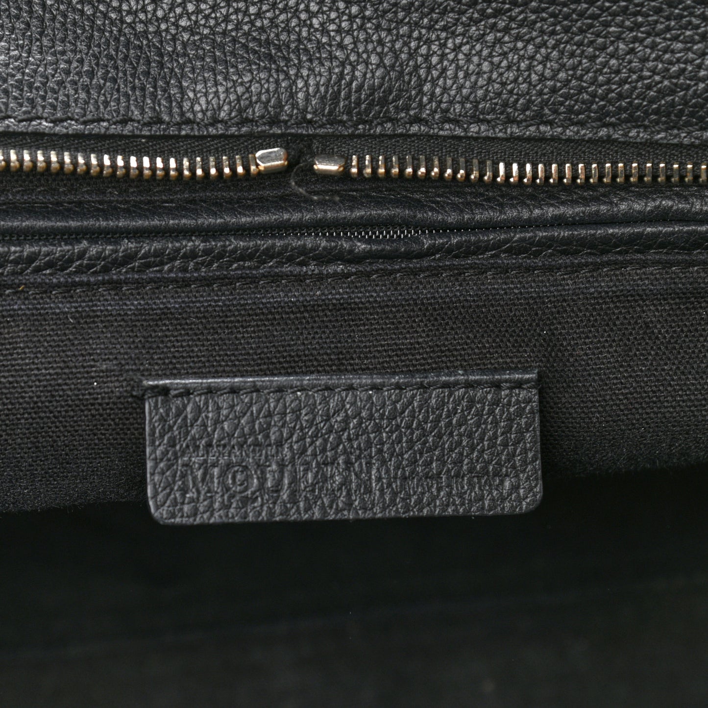 Pebbled Calfskin Large Skull Padlock Zip Around Tote Black
