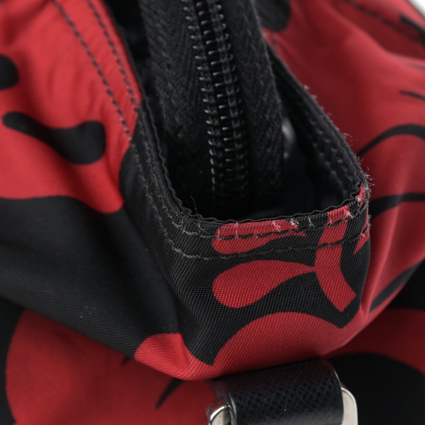 Tessuto Nylon Saffiano Hibiscus Print Tote Black Rosso