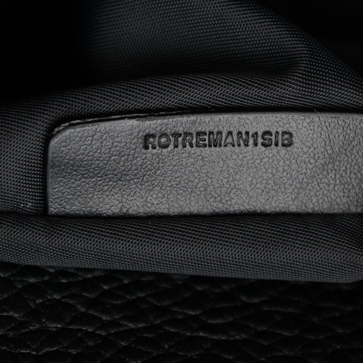 Grainy Calfskin Embossed Bruno Messenger Black