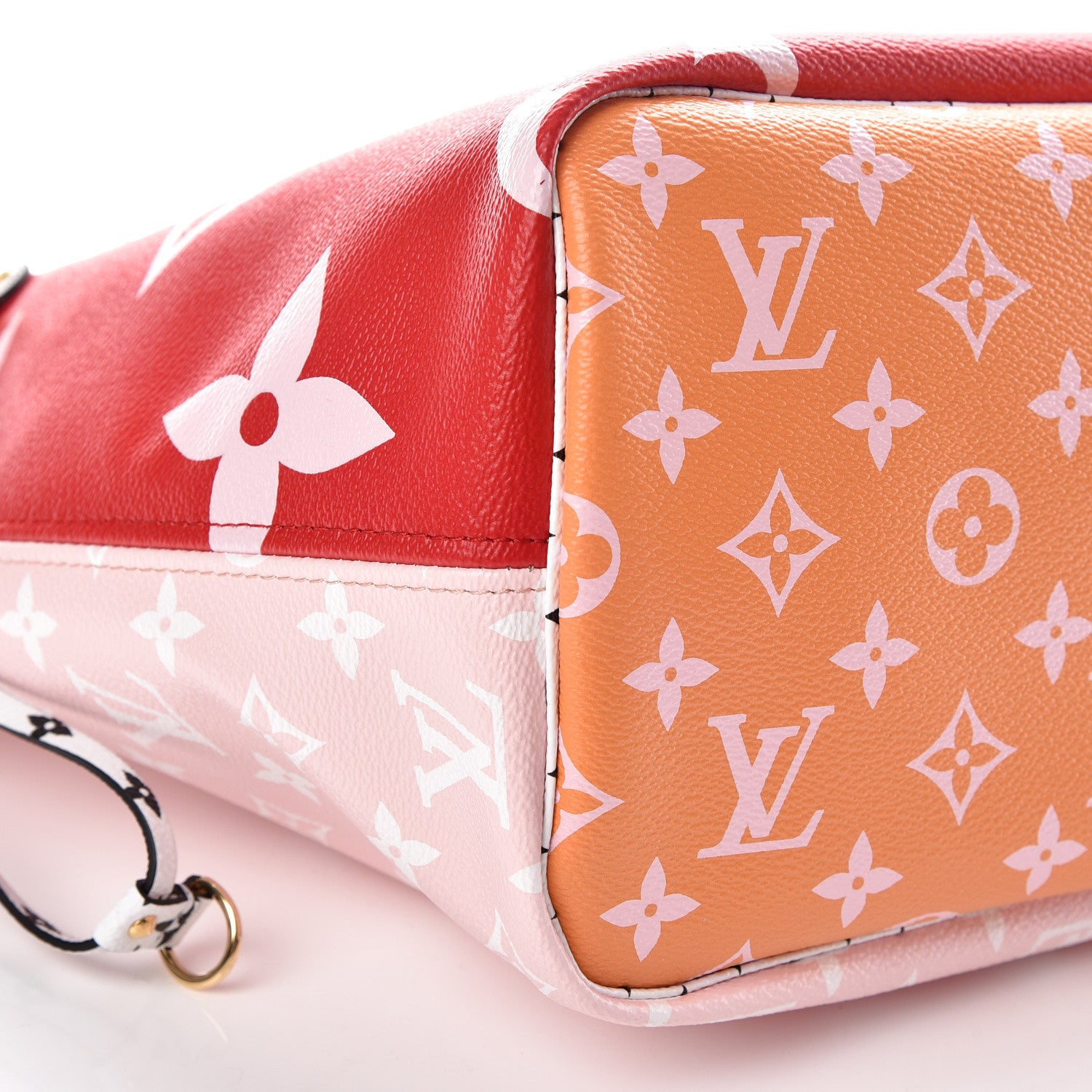 Louis Vuitton Monogram Giant Neverfull MM Rouge 5 of 9