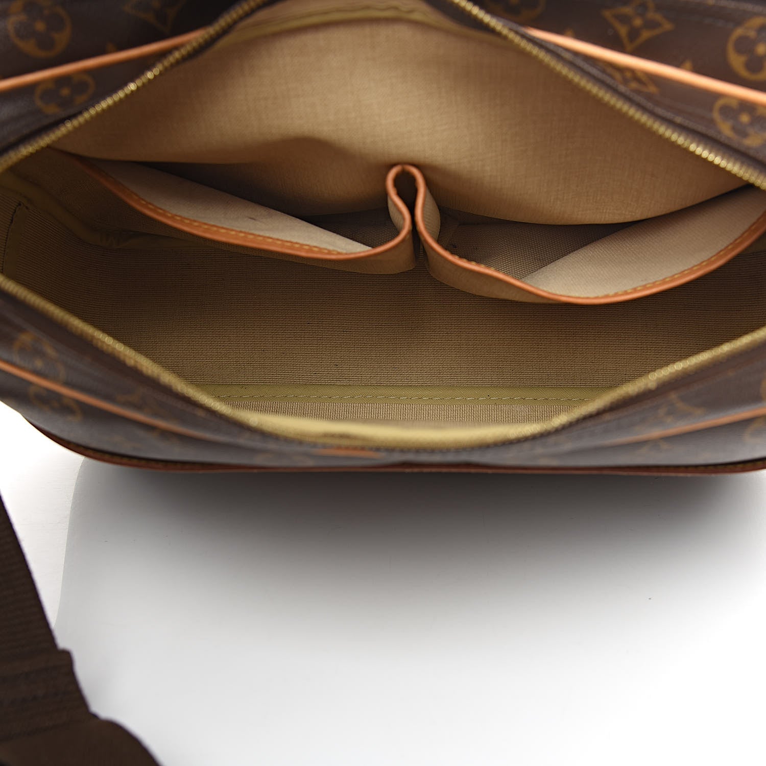 Louis Vuitton Monogram Reporter GM 5 of 19
