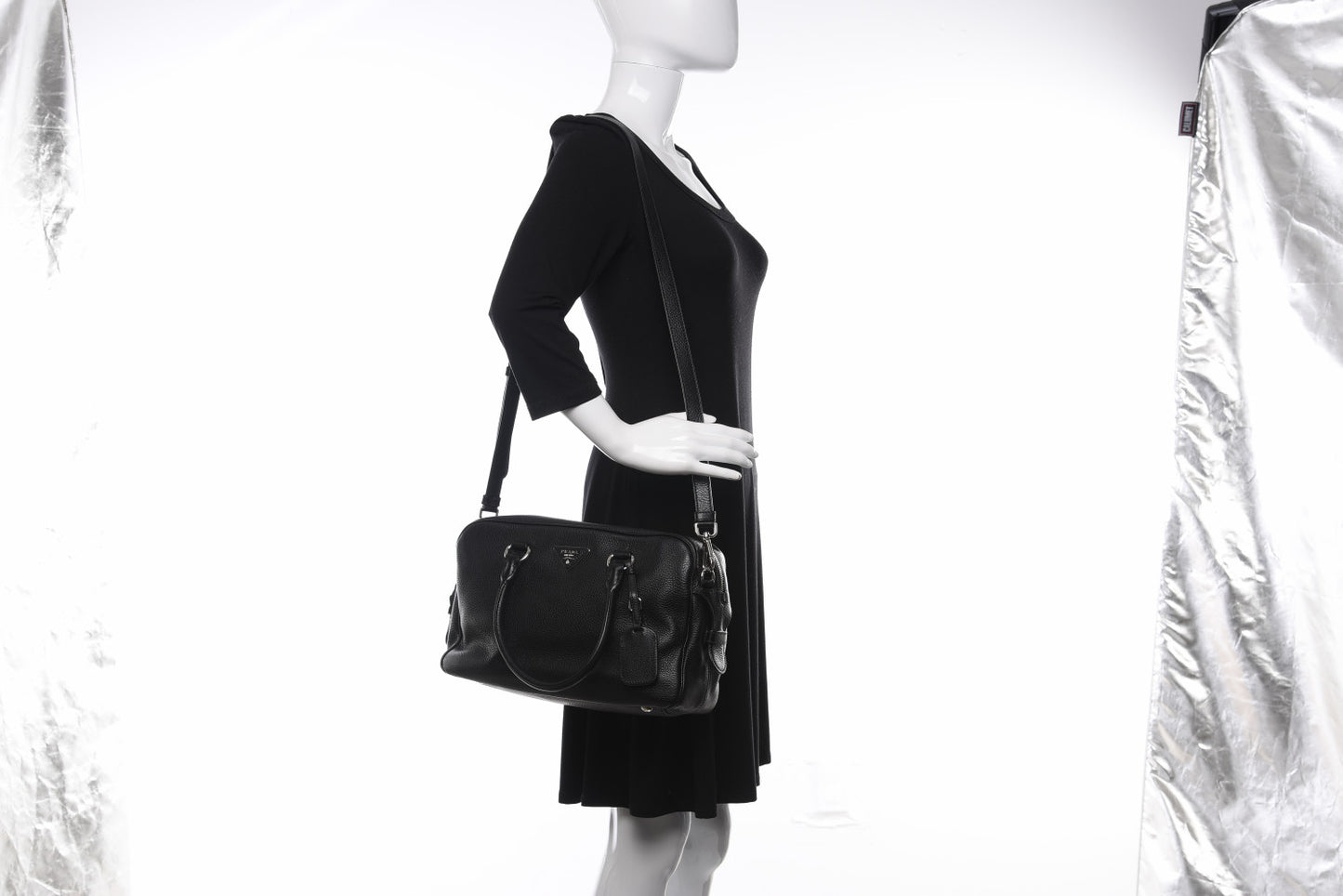 Vitello Daino Satchel Black